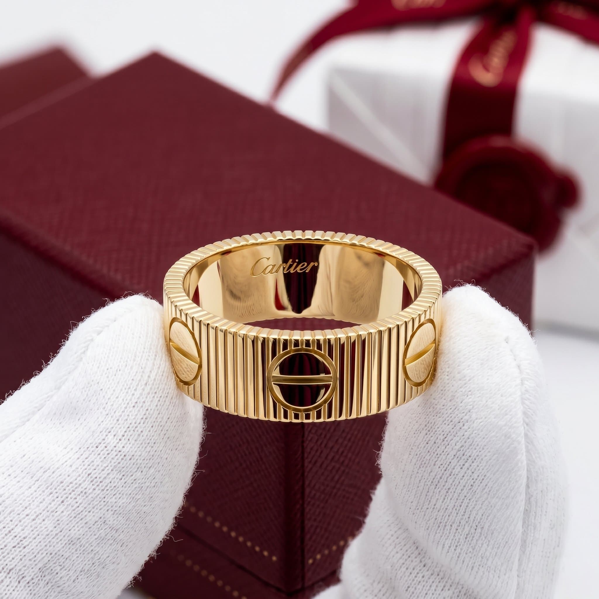 Золотое кольцо Cartier Love Unlimited, Жёлтое золото