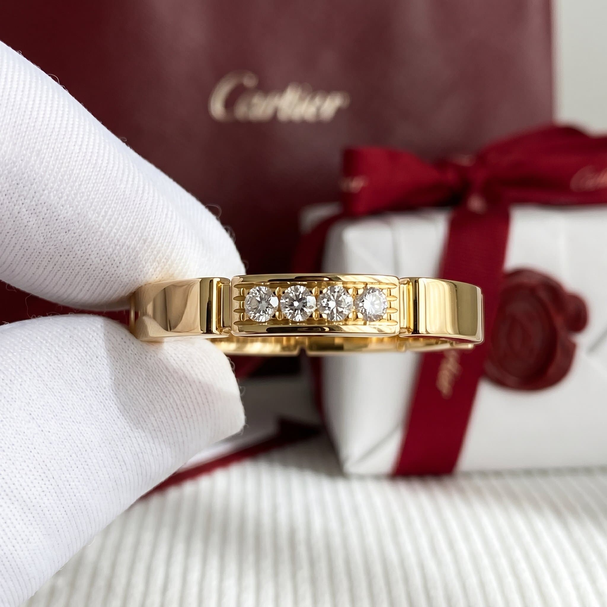 Золотое обручальное кольцо Cartier Maillon Panthère с бриллиантами, 4 бриллианта, Жёлтое золото