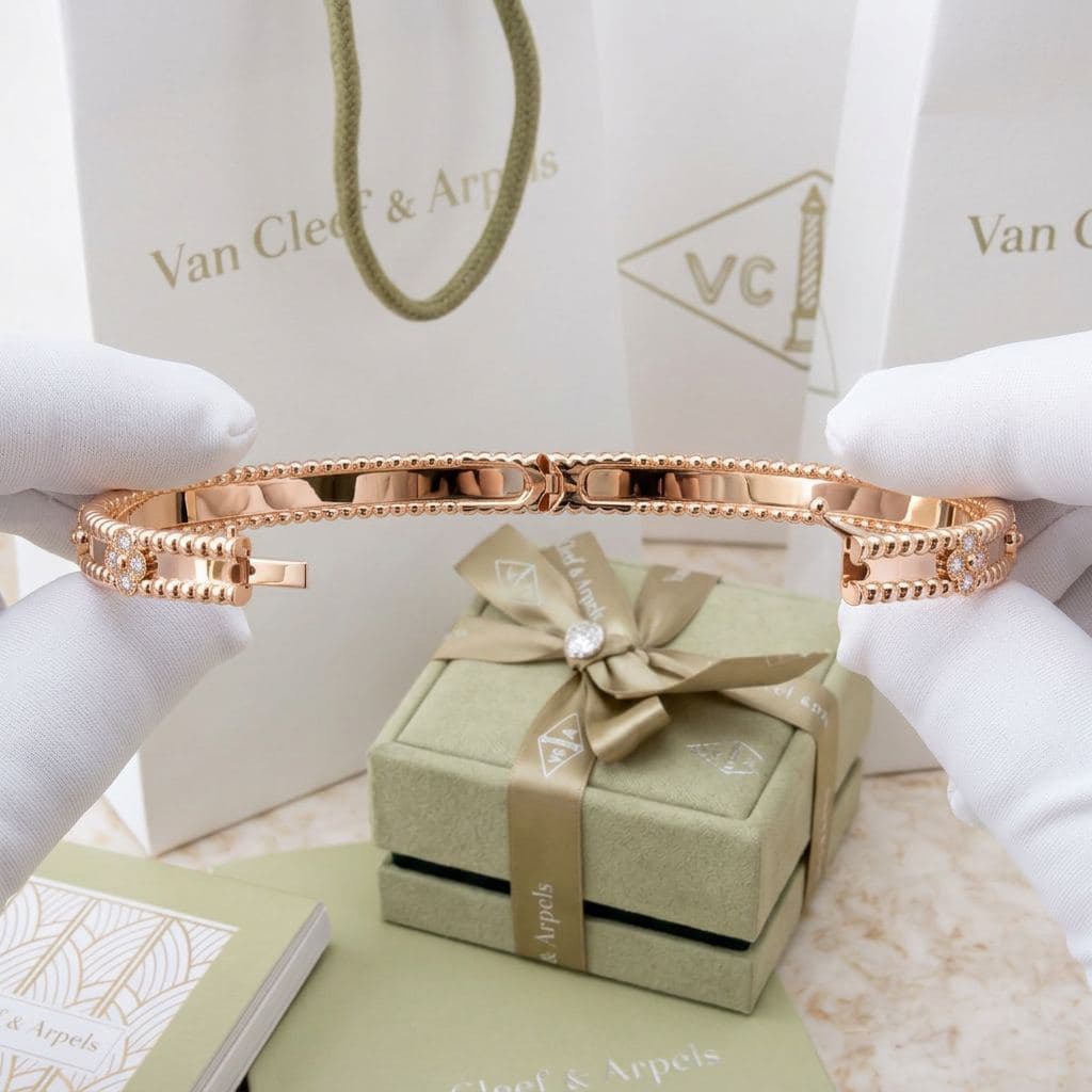 Браслет Van Cleef & Arpels Perlée sweet clovers, extra small model — фото 3
