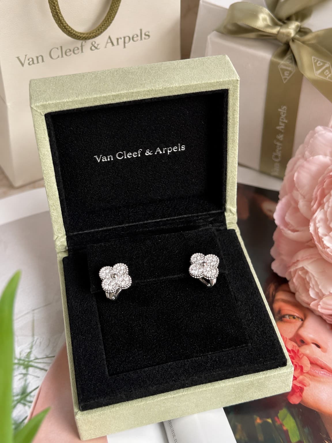 Серьги Van Cleef с бриллиантами — фото 5