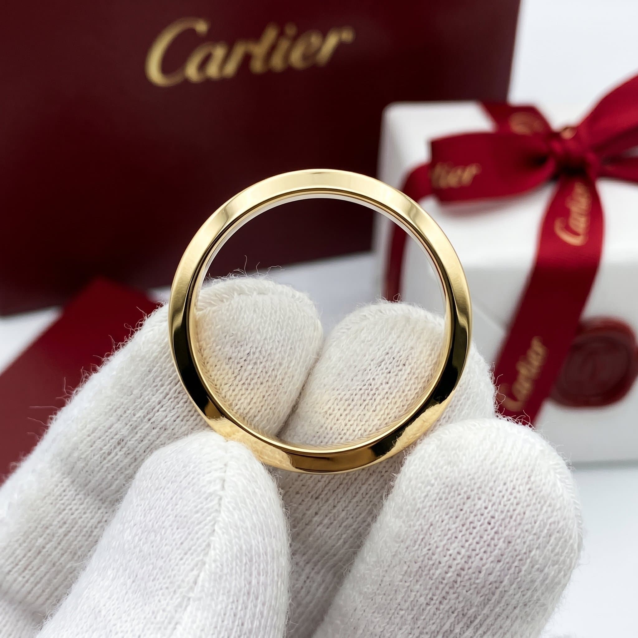 Золотое обручальное кольцо Cartier C de Cartier, ширина 5 мм — фото 3