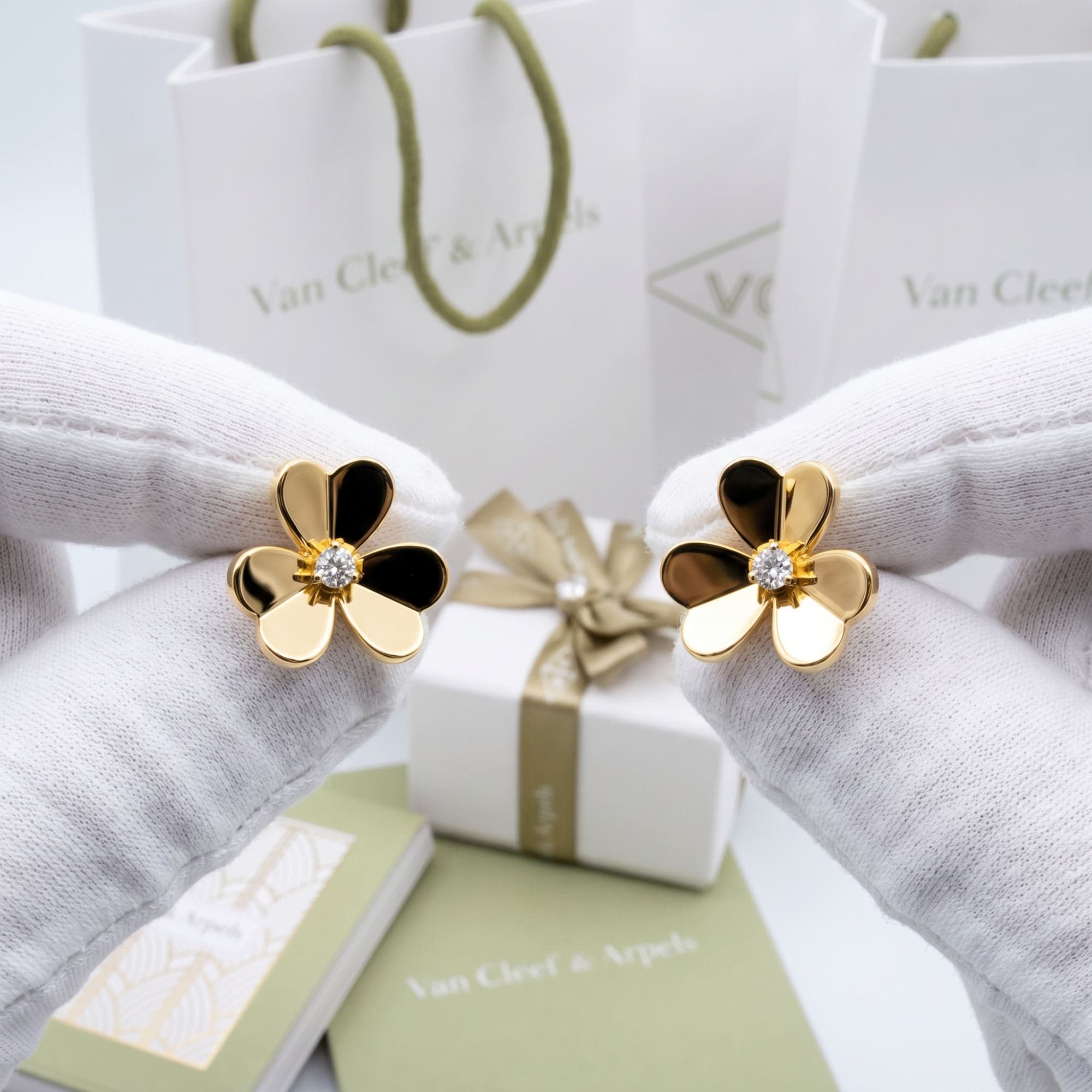 Серьги Van Cleef & Arpels Frivole, малая модель, Жёлтое золото