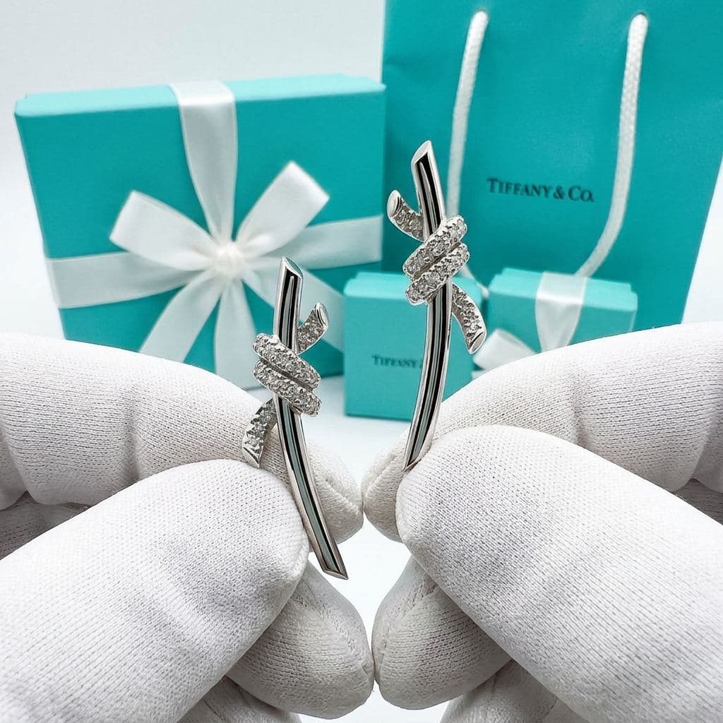 Tiffany Knot серьги в желтом золоте с бриллиантами — фото 3