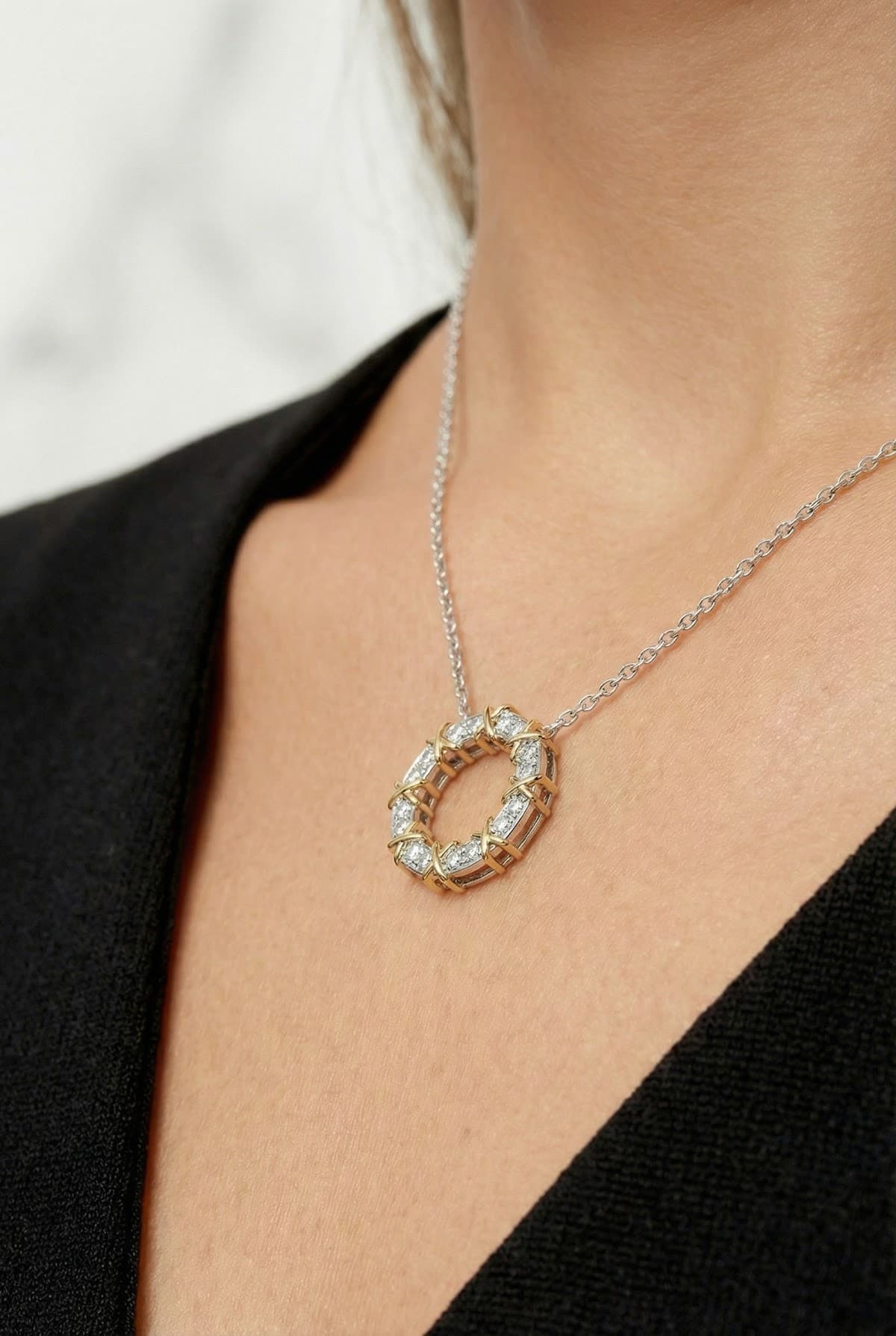 Золотая подвеска с бриллиантами Tiffany Schlumberger