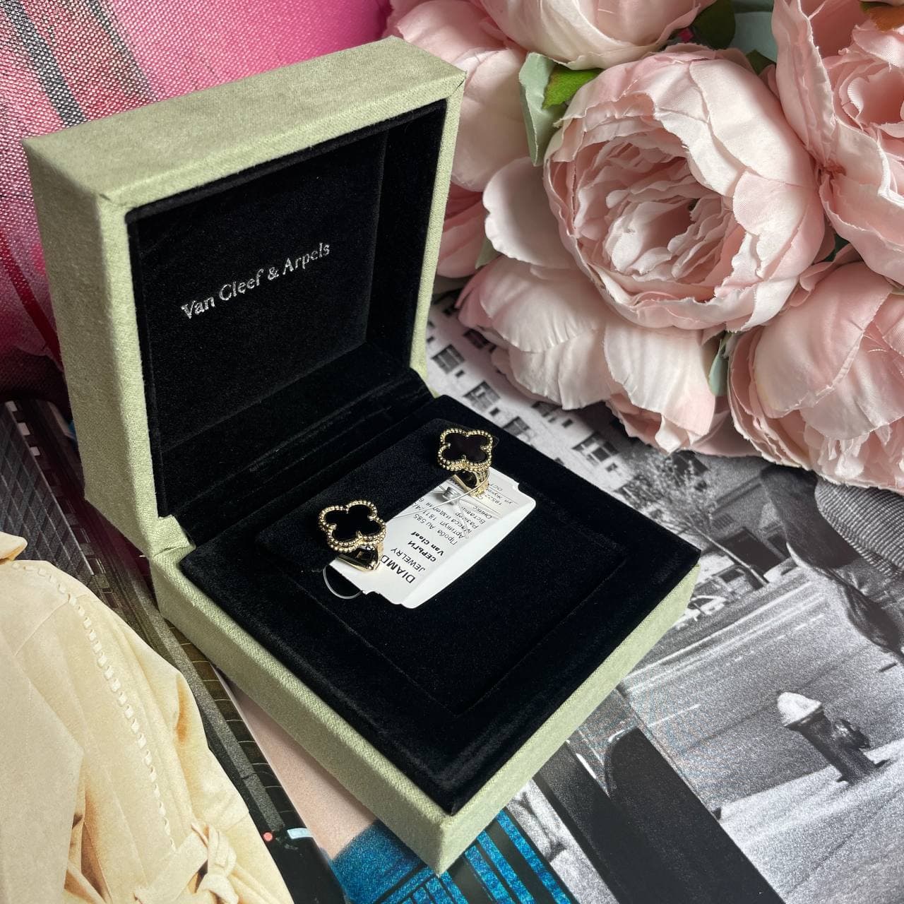 Серьги Van Cleff Vintage Alhambra с ониксом (желтое золото 585)