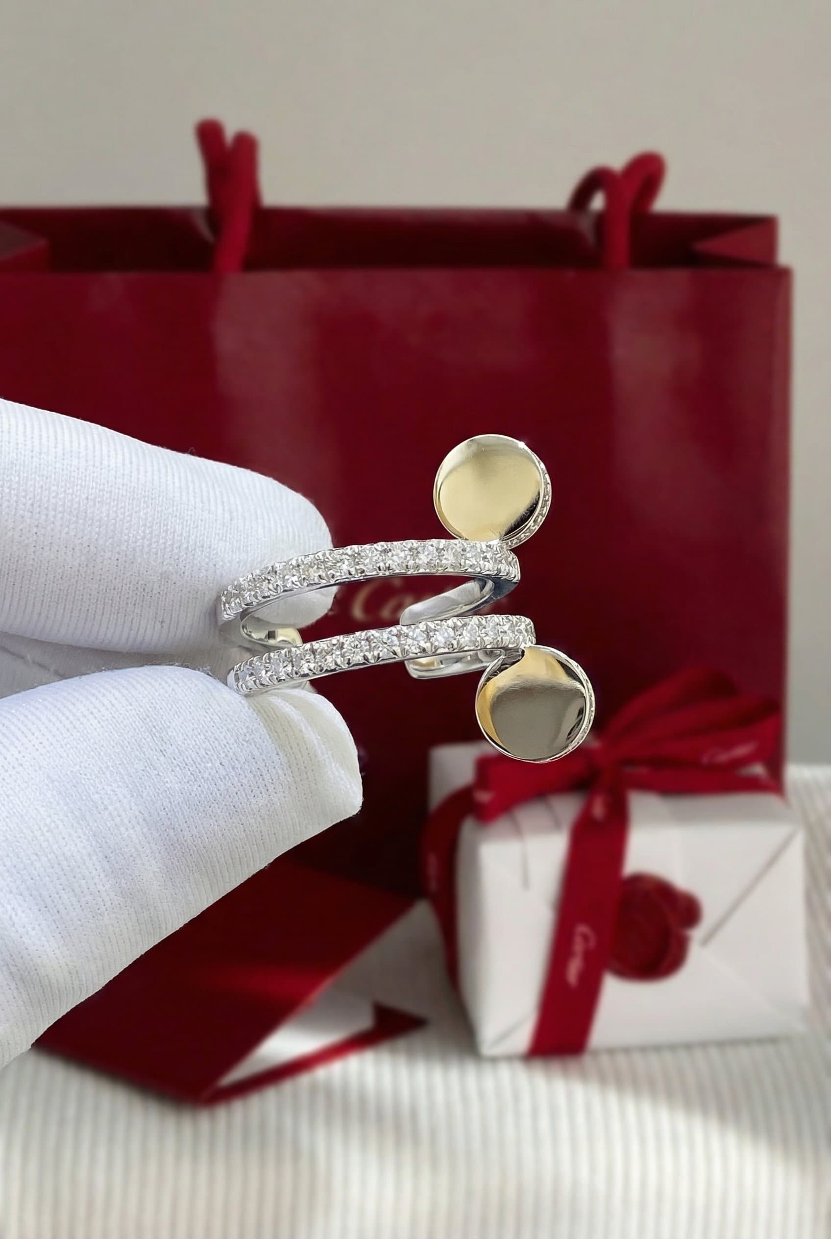 Золотые серьги Cartier Juste un Clou с бриллиантами — фото 3