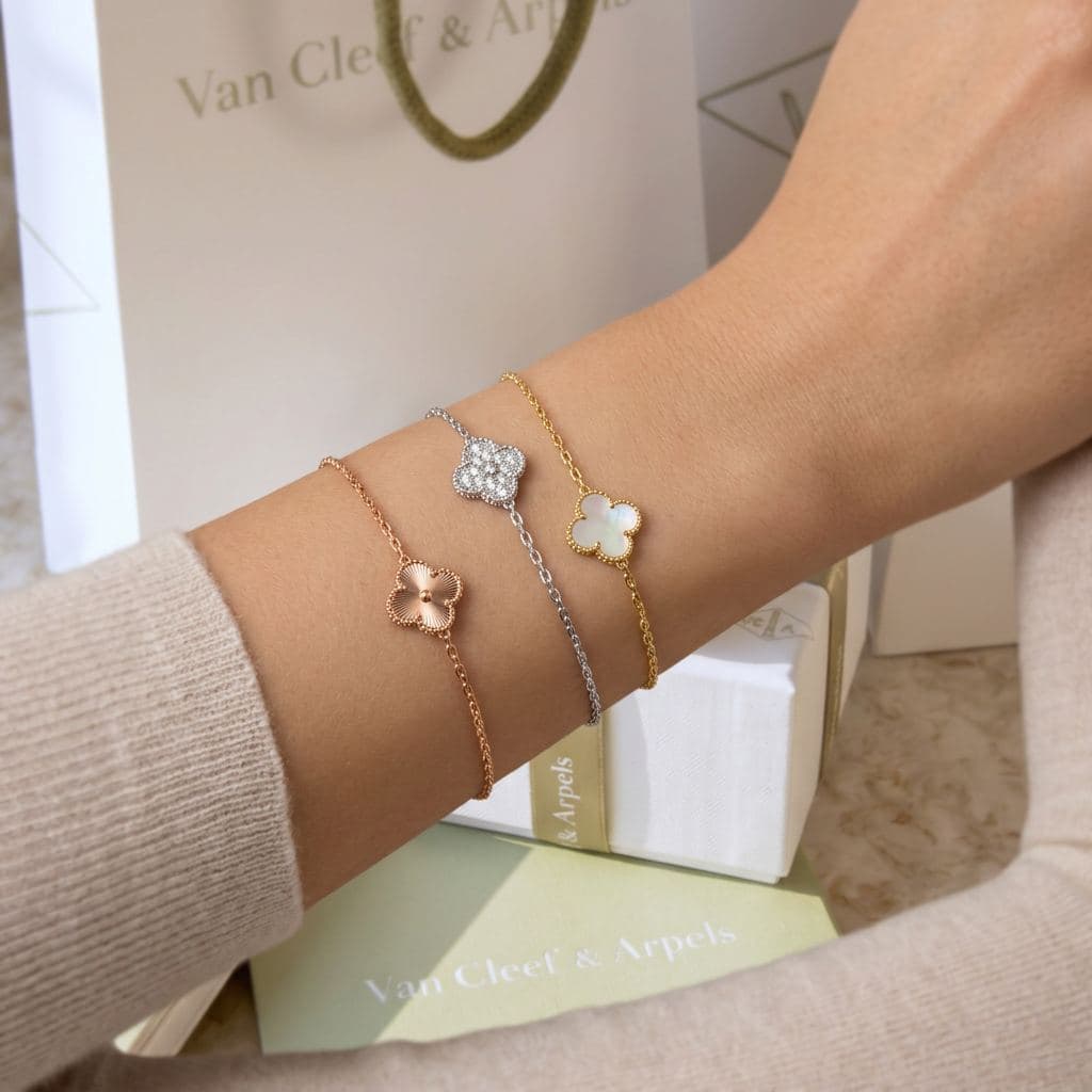 Браслет Van Cleef & Arpels Sweet Alhambra, 1 мотив, Белое золото