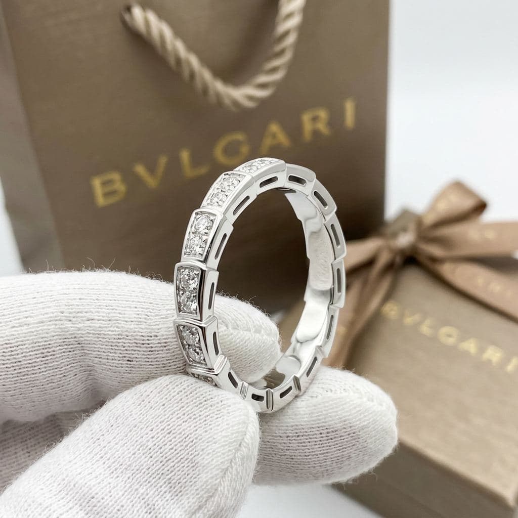 Кольцо Bulgari Serpenti Viper из белого золота с бриллиантами