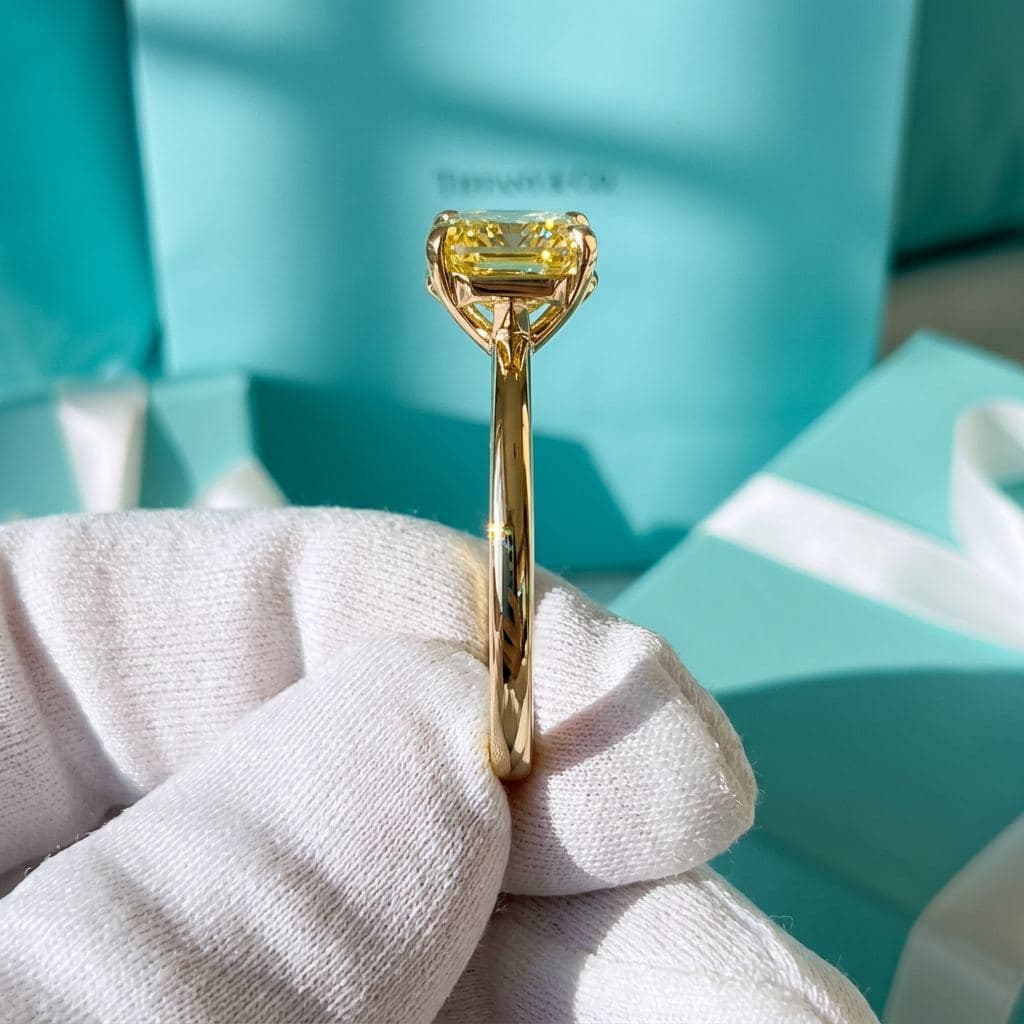 Кольцо Tiffany True с желтым бриллиантом кушон
