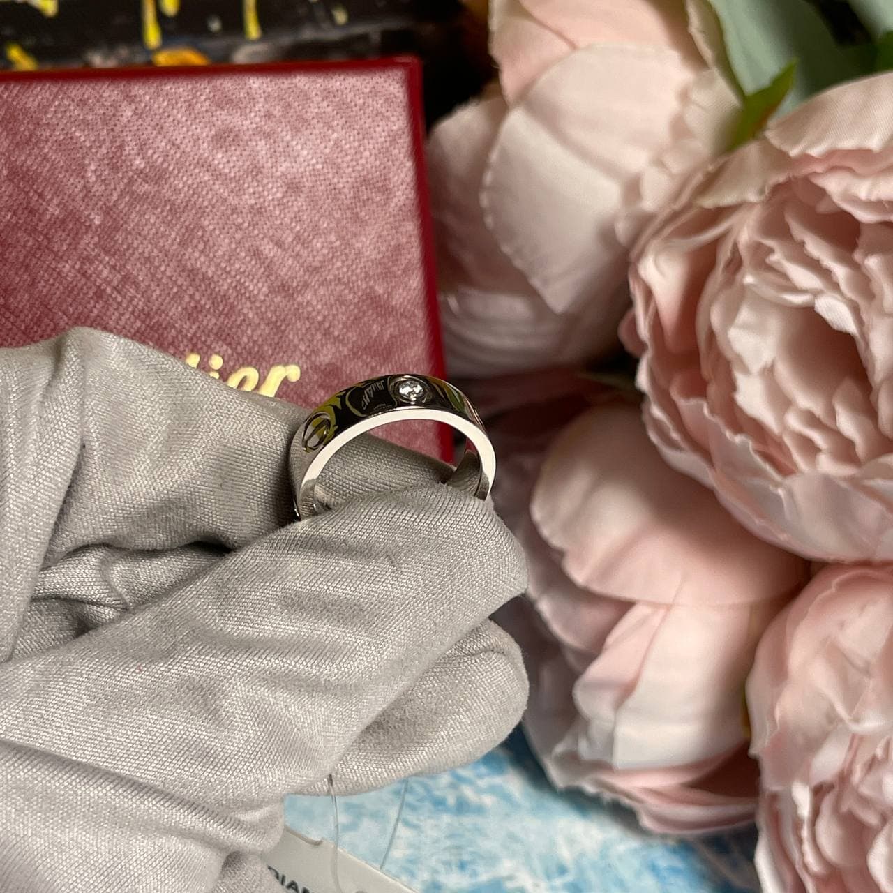 Кольцо Cartier Love уменьшенная модель с 3 бриллиантами (белое золото 585) — фото 3