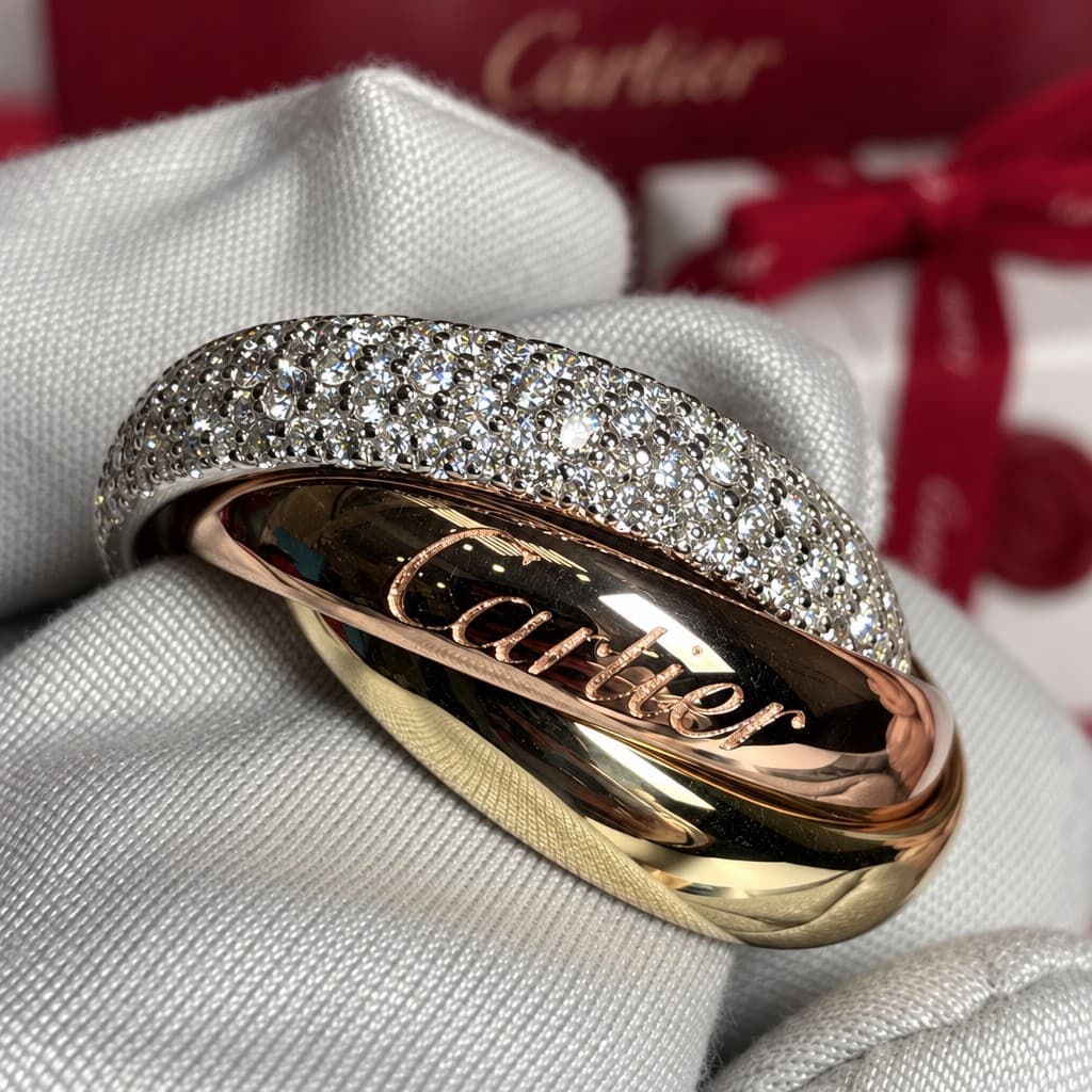 Cartier Кольцо Cartier Trinity Large model 4,4 мм с бриллиантами