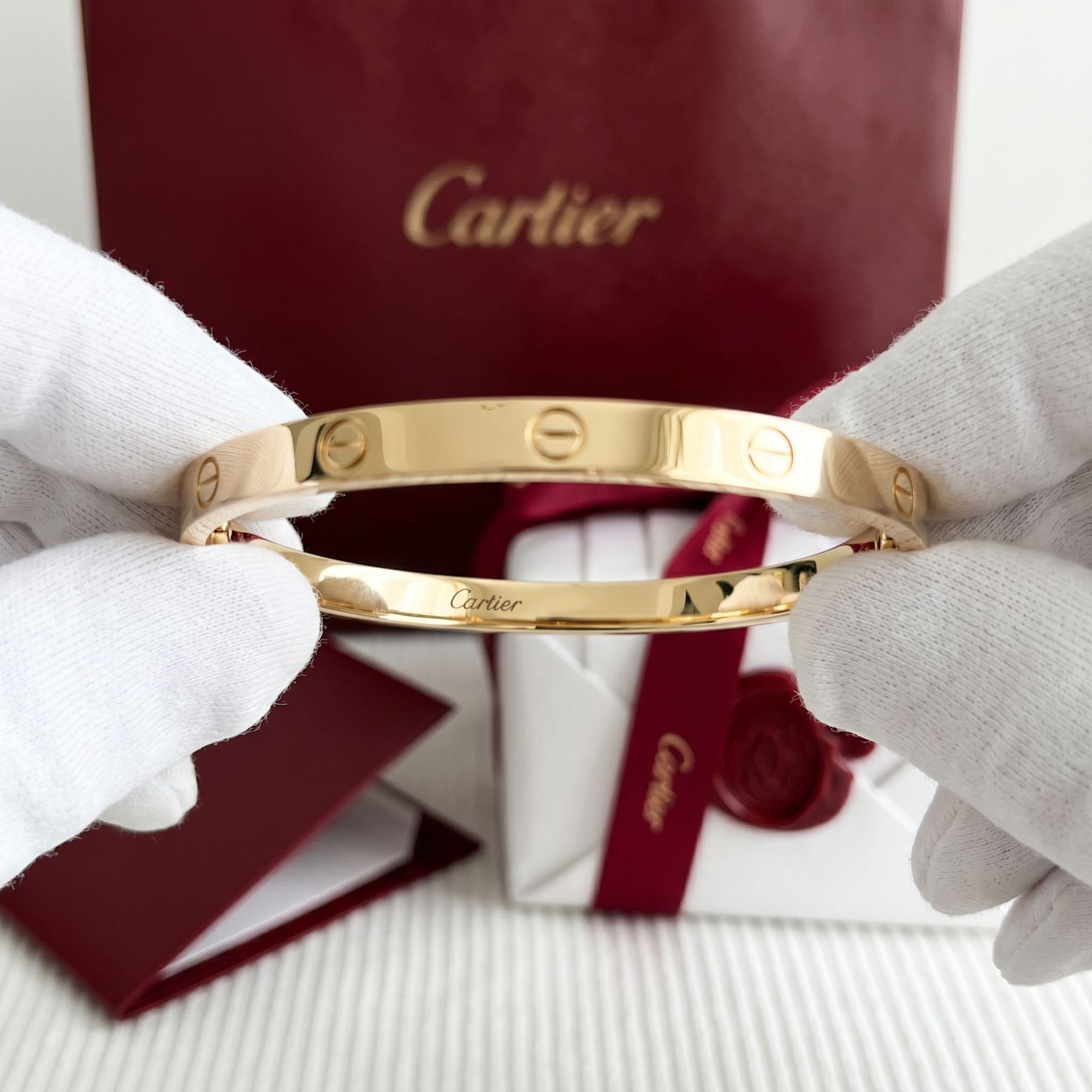 Золотой браслет Cartier Love, малая модель, Жёлтое золото