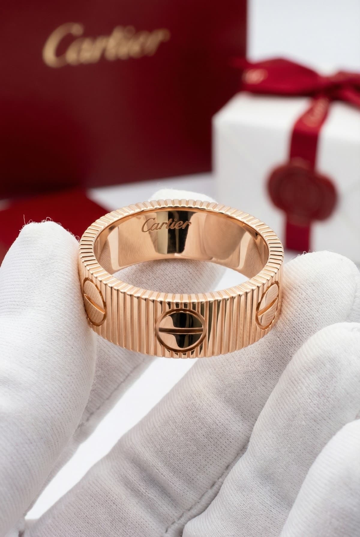 Cartier Золотое кольцо Cartier Love Unlimited