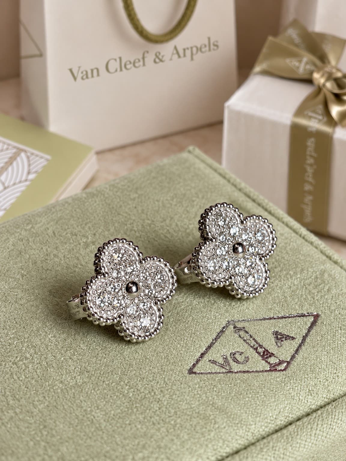 Серьги Van Cleef с бриллиантами — фото 2