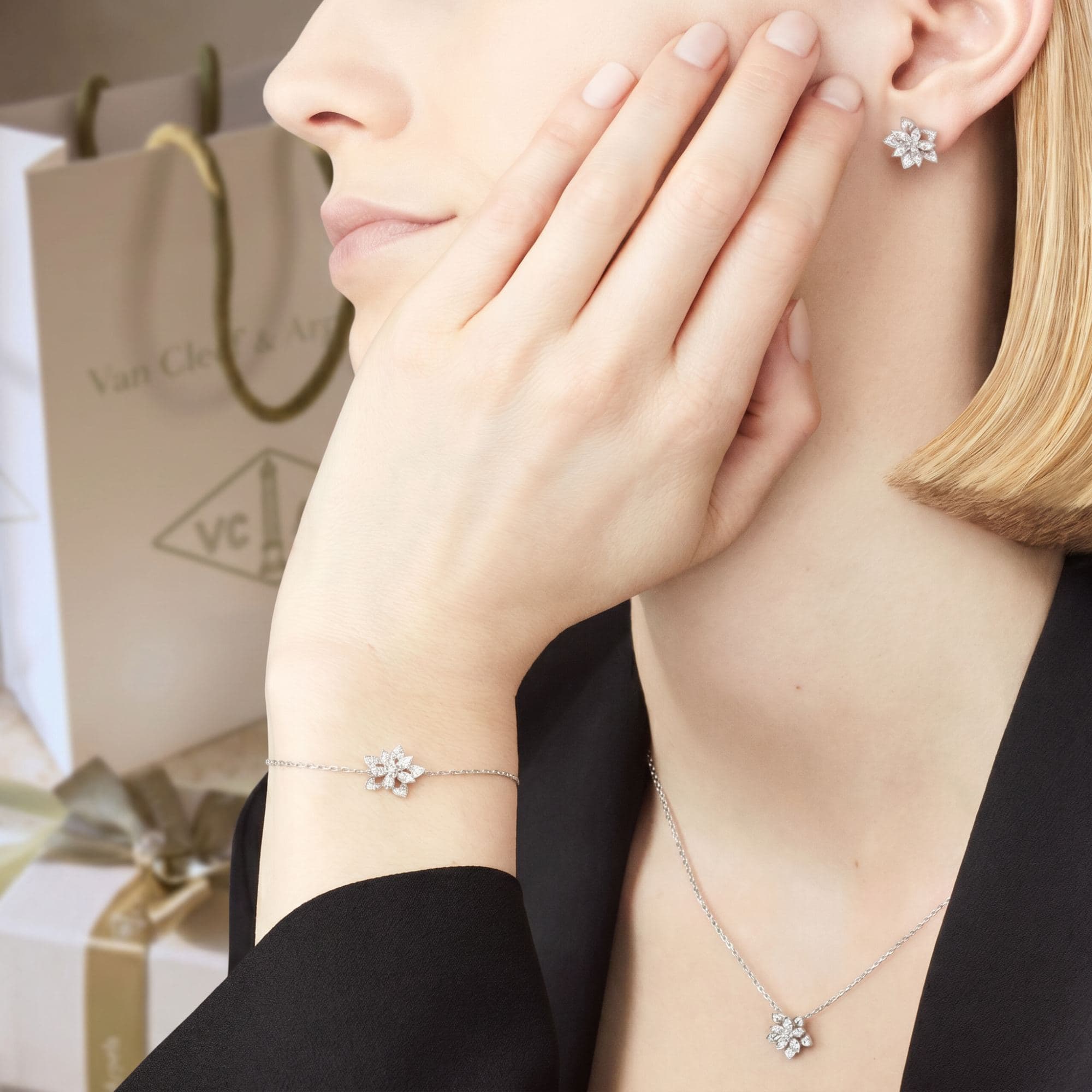 Браслет Van Cleef & Arpels Flora Lotus openwork mini — фото 2