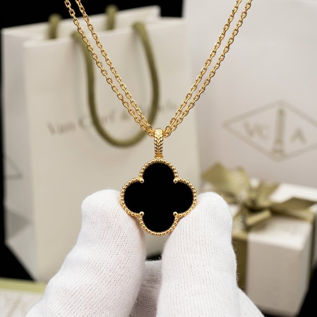 Колье Van Cleef & Arpels Magic Alhambra, 1 мотив, Жёлтое золото