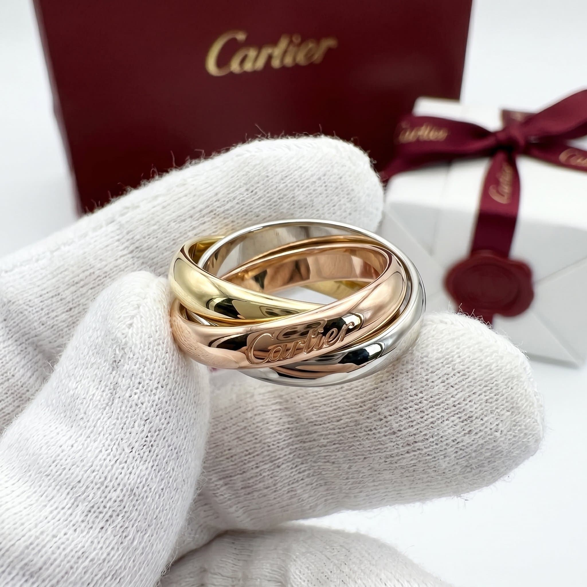 Золотое кольцо Cartier Trinity, крупная модель, Белое и жёлтое золото