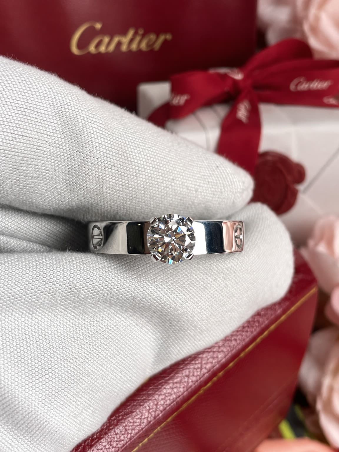 Cartier Кольцо Cartier Love с 1 бриллиантом 0,65ct