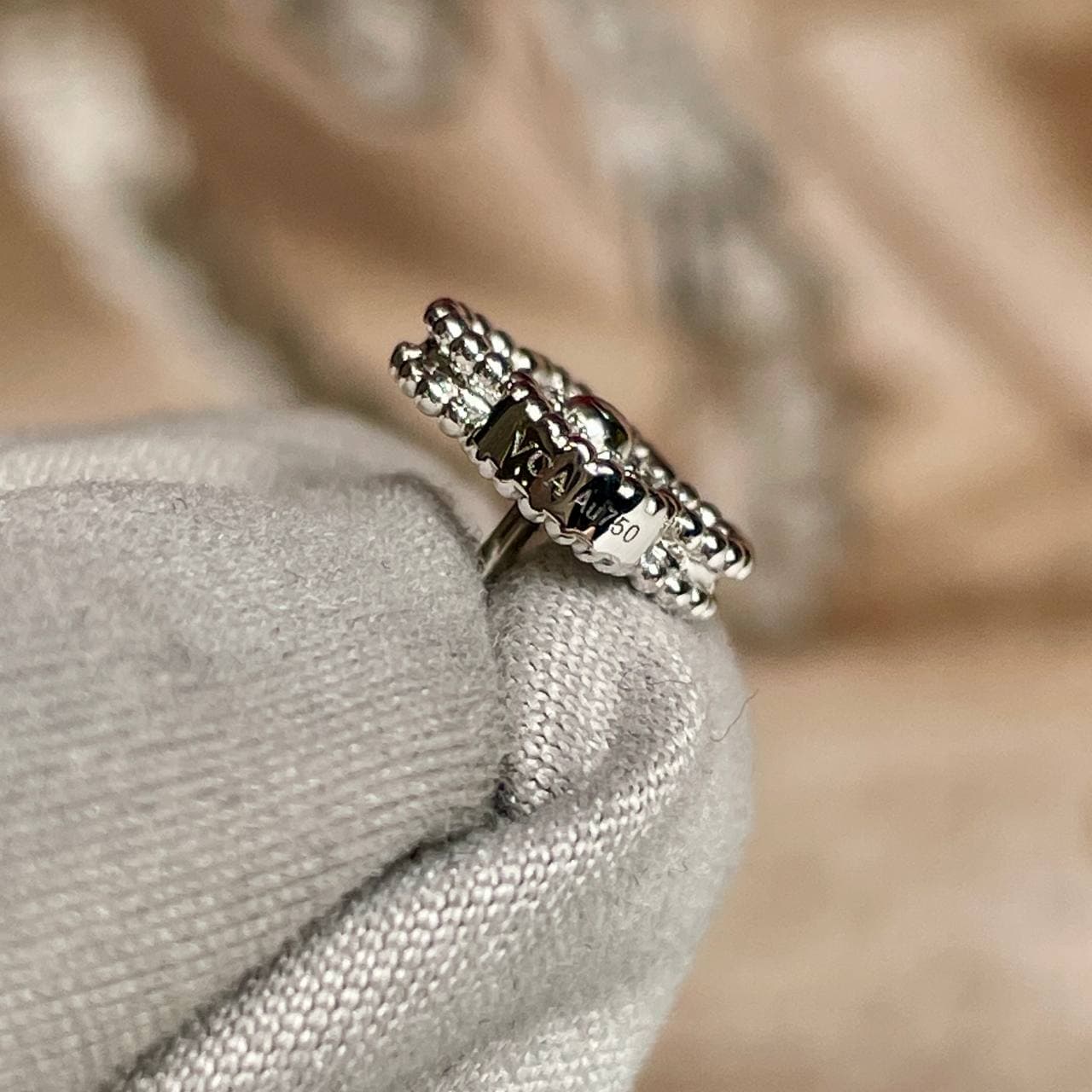 Серьги Van Cleef с бриллиантами 0,16ct (белое золото 750) — фото 7