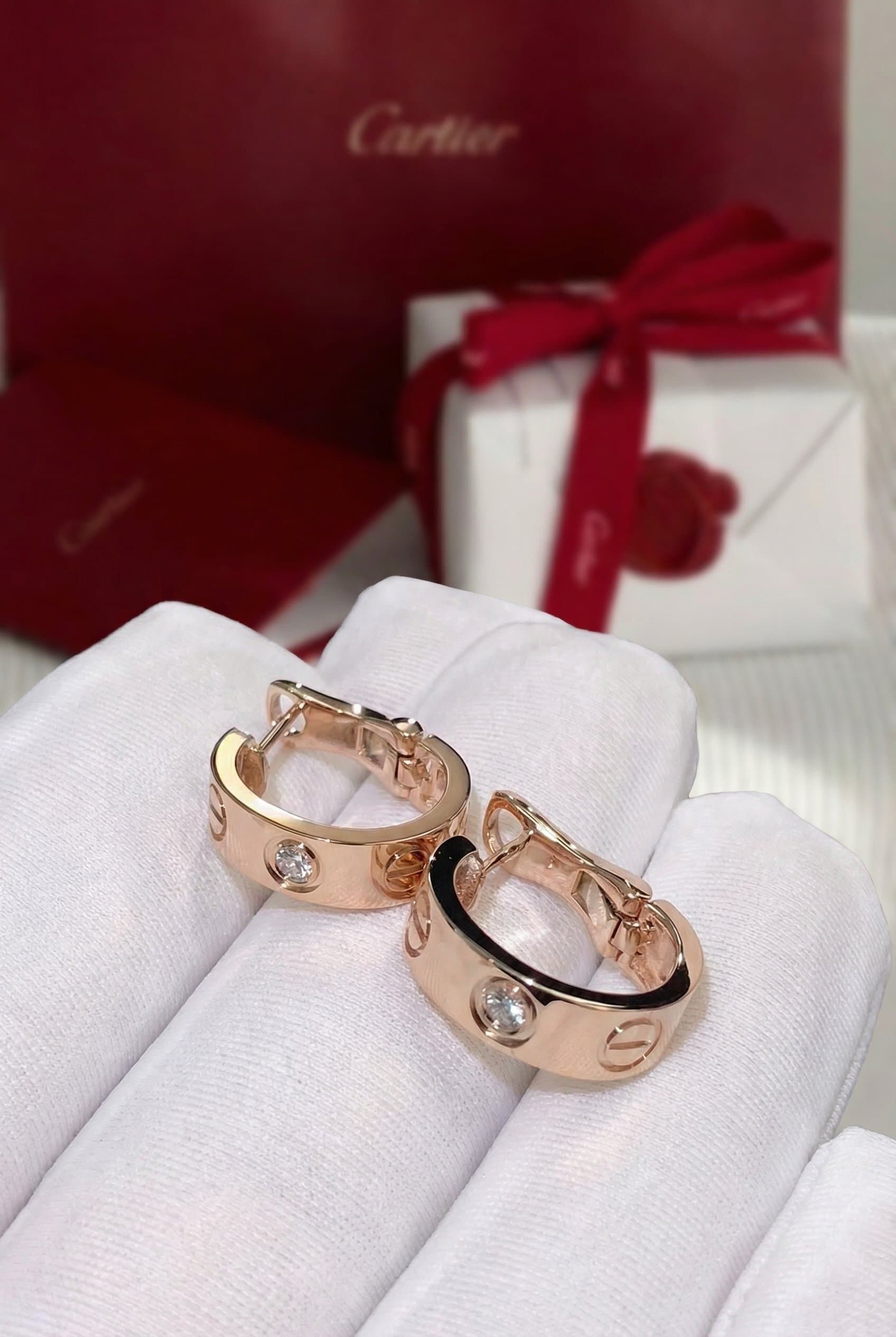 Золотые серьги Cartier Love с бриллиантами, Розовое золото