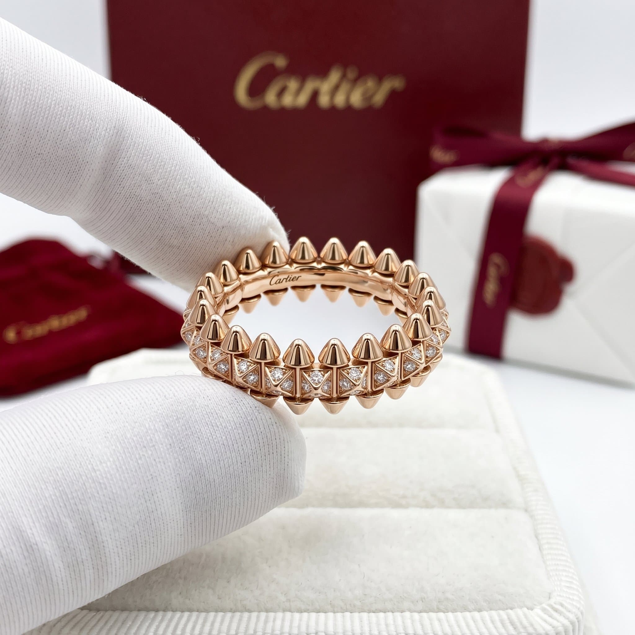 Золотое кольцо Cartier Clash с бриллиантами, малая модель, паве, Розовое золото