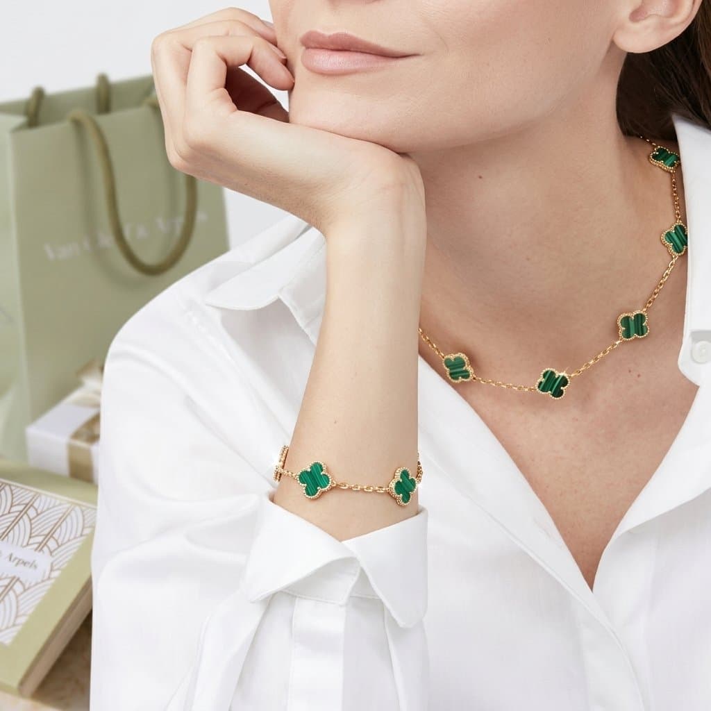 Колье Van Cleef & Arpels Vintage Alhambra, 10 мотивов — фото 2