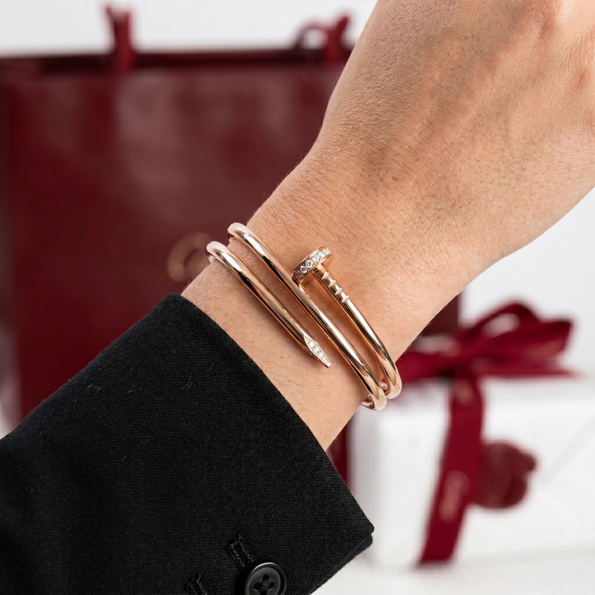 Золотой браслет Cartier Juste un Clou (гвоздь) с бриллиантами, двойная модель — фото 3