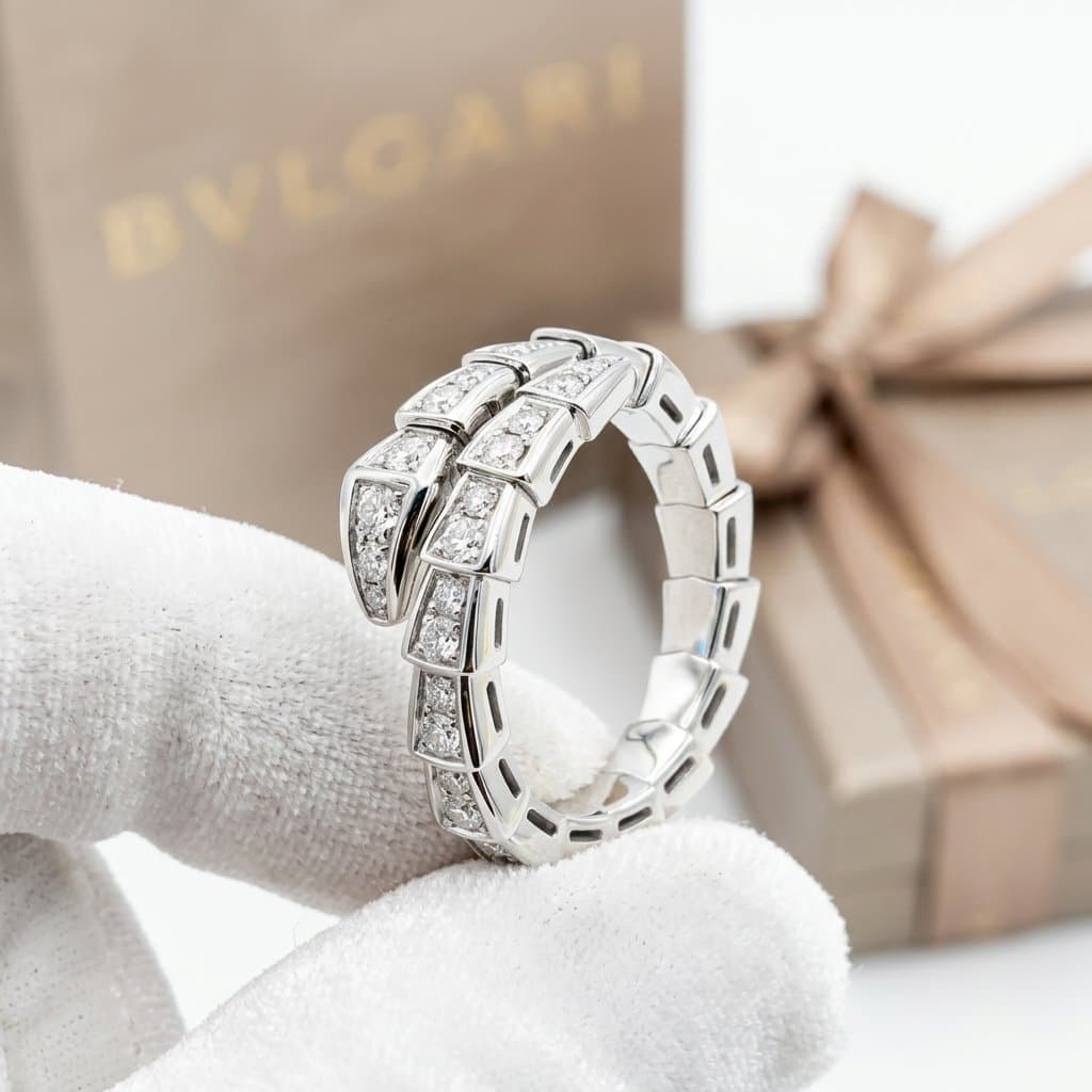 Кольцо Bulgari Serpenti Viper из белого золота с бриллиантами