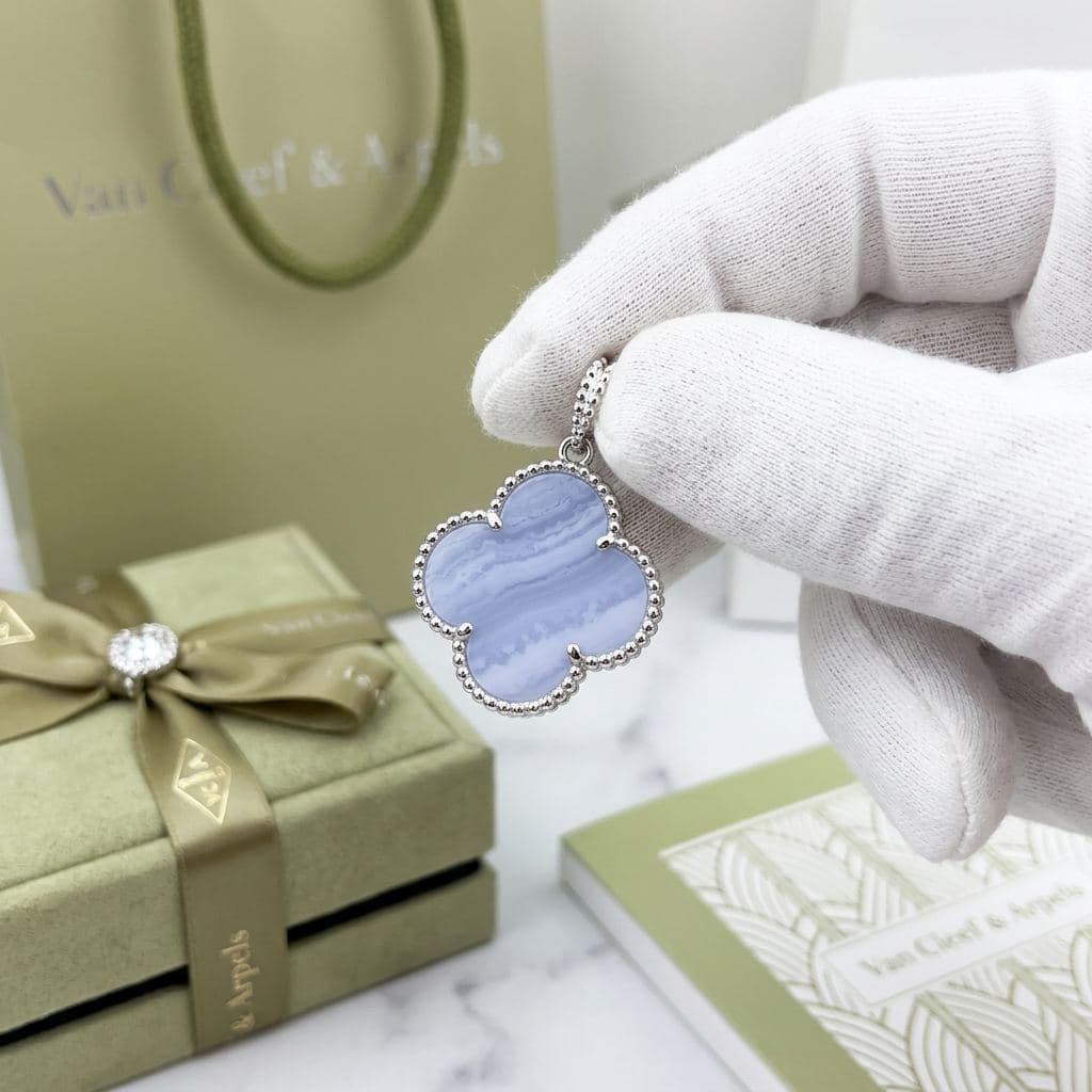 Колье Van Cleef & Arpels Magic Alhambra, 1 мотив — фото 2
