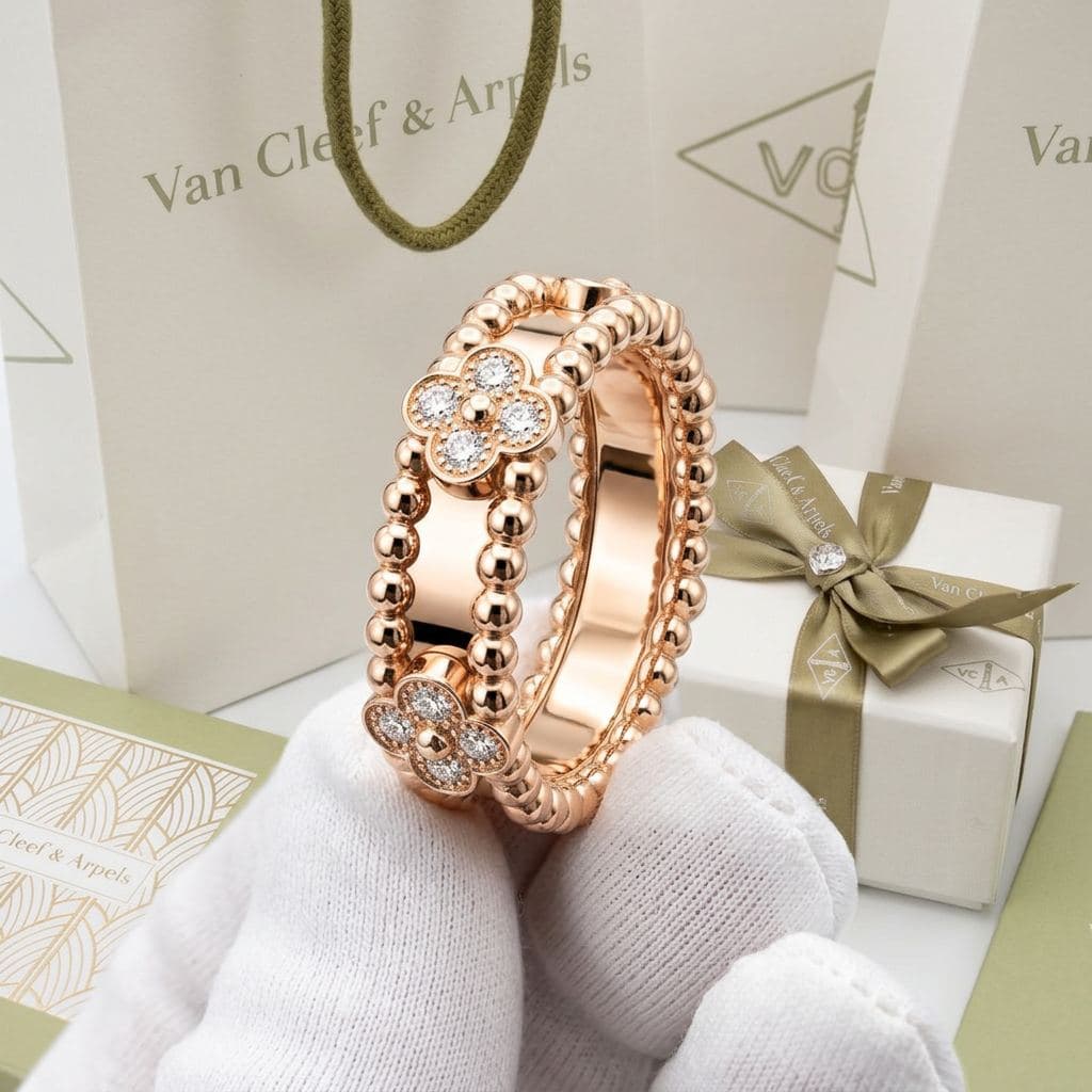 Кольцо Van Cleef & Arpels Perlée sweet clovers, розовое золото, бриллианты, Розовое золото