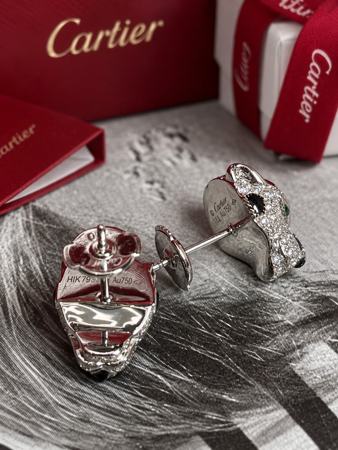 Серьги Cartier Panthere с бриллиантами 0,70 ct — фото 3