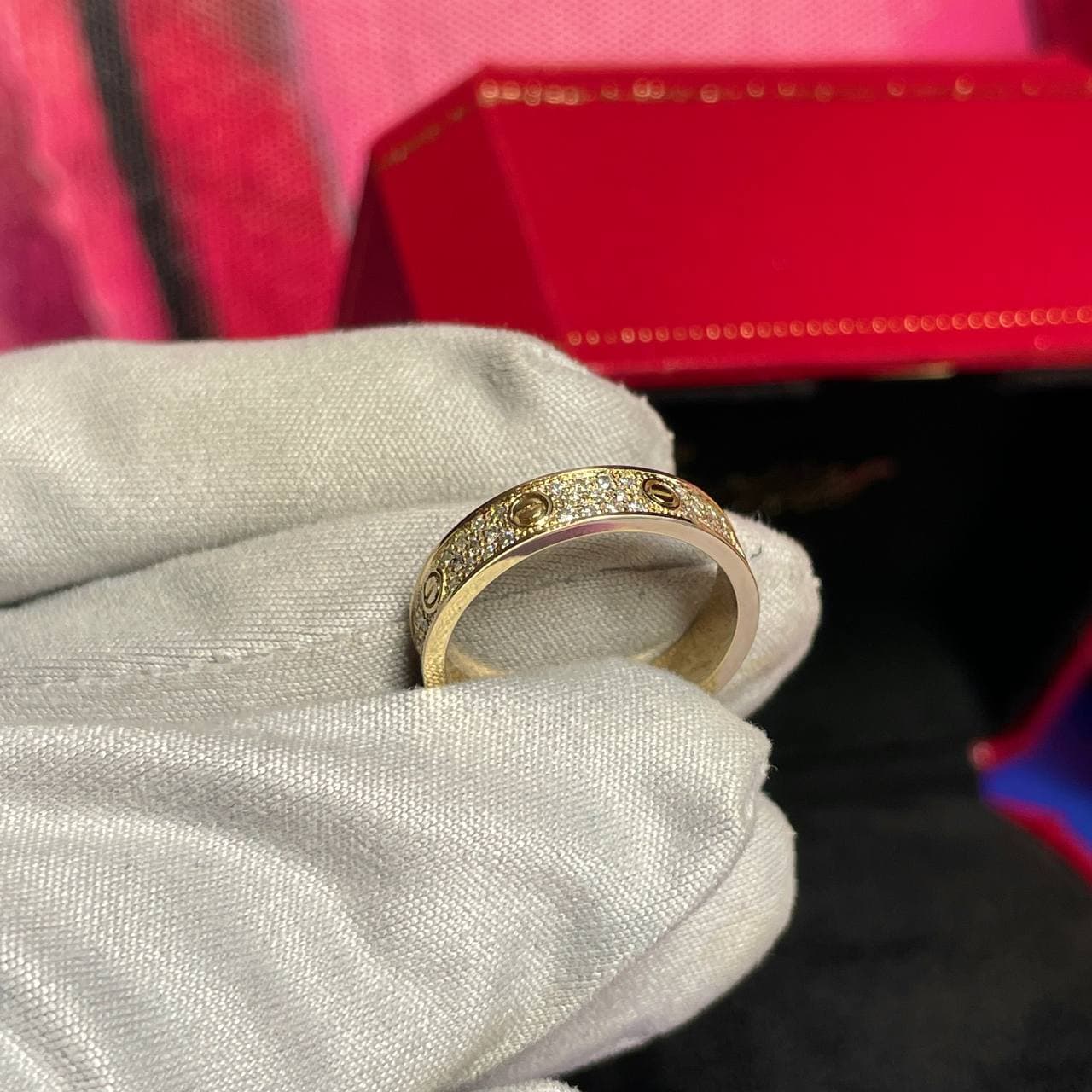 Кольцо Cartier Love средняя модель Pave (желтое золото 585) — фото 3