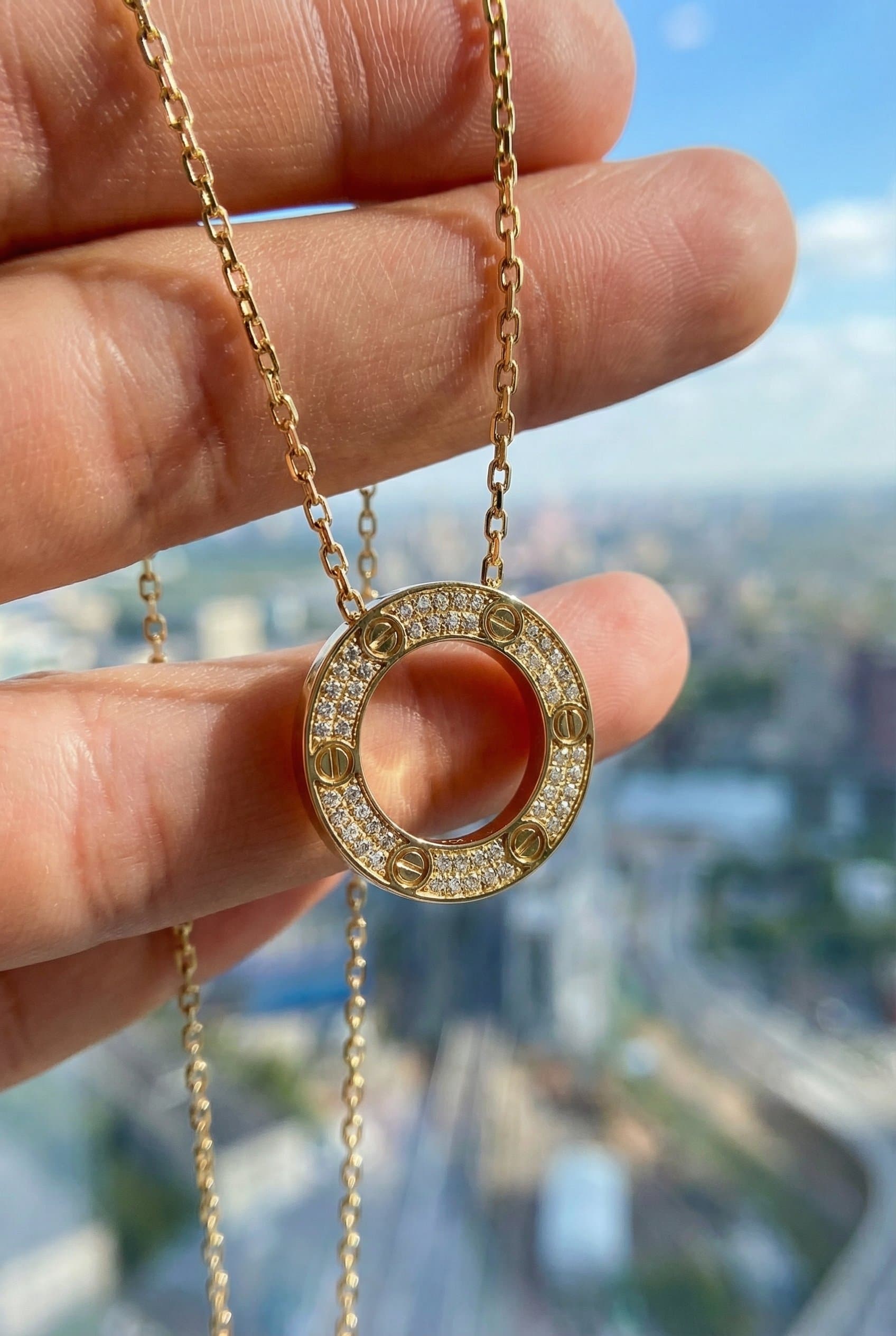 Cartier Золотое колье Cartier Love с бриллиантами