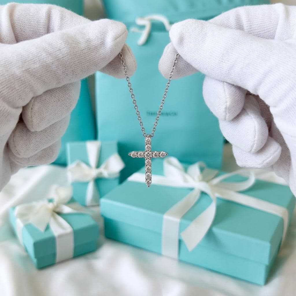 Крест-подвеска Tiffany из платины с бриллиантами, Белое золото