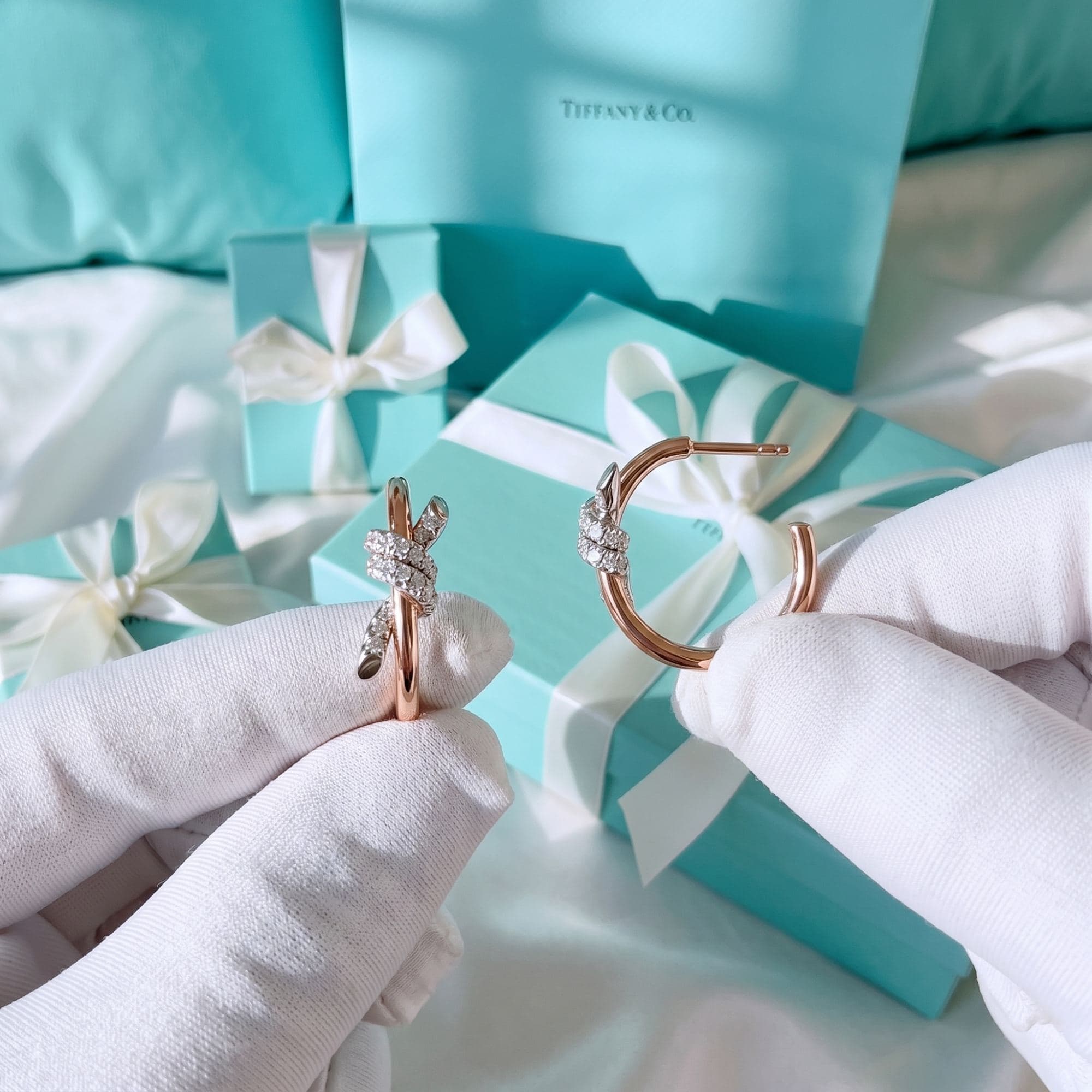 Серьги Tiffany Knot из розового золота и платины с бриллиантами, Белое и жёлтое золото