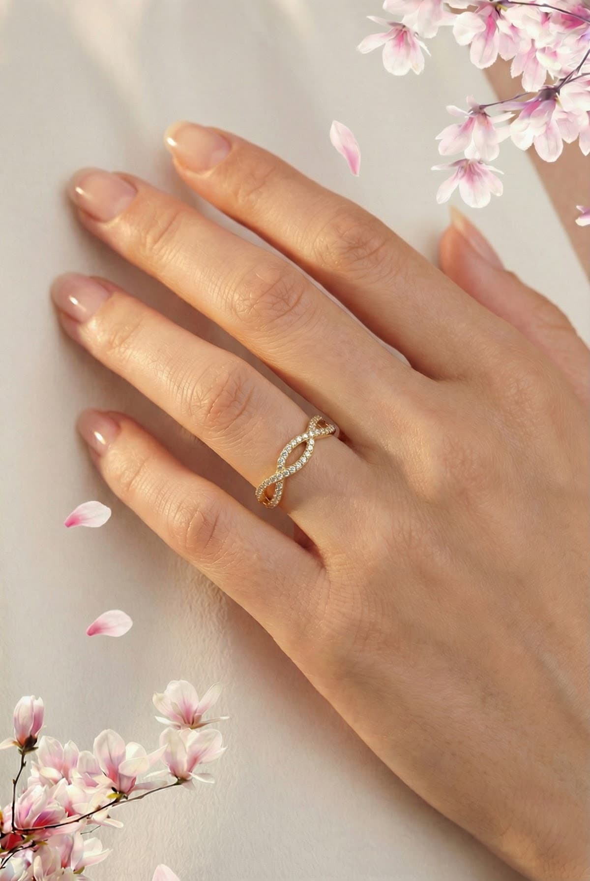 Золотое кольцо с бриллиантами 0,21ct