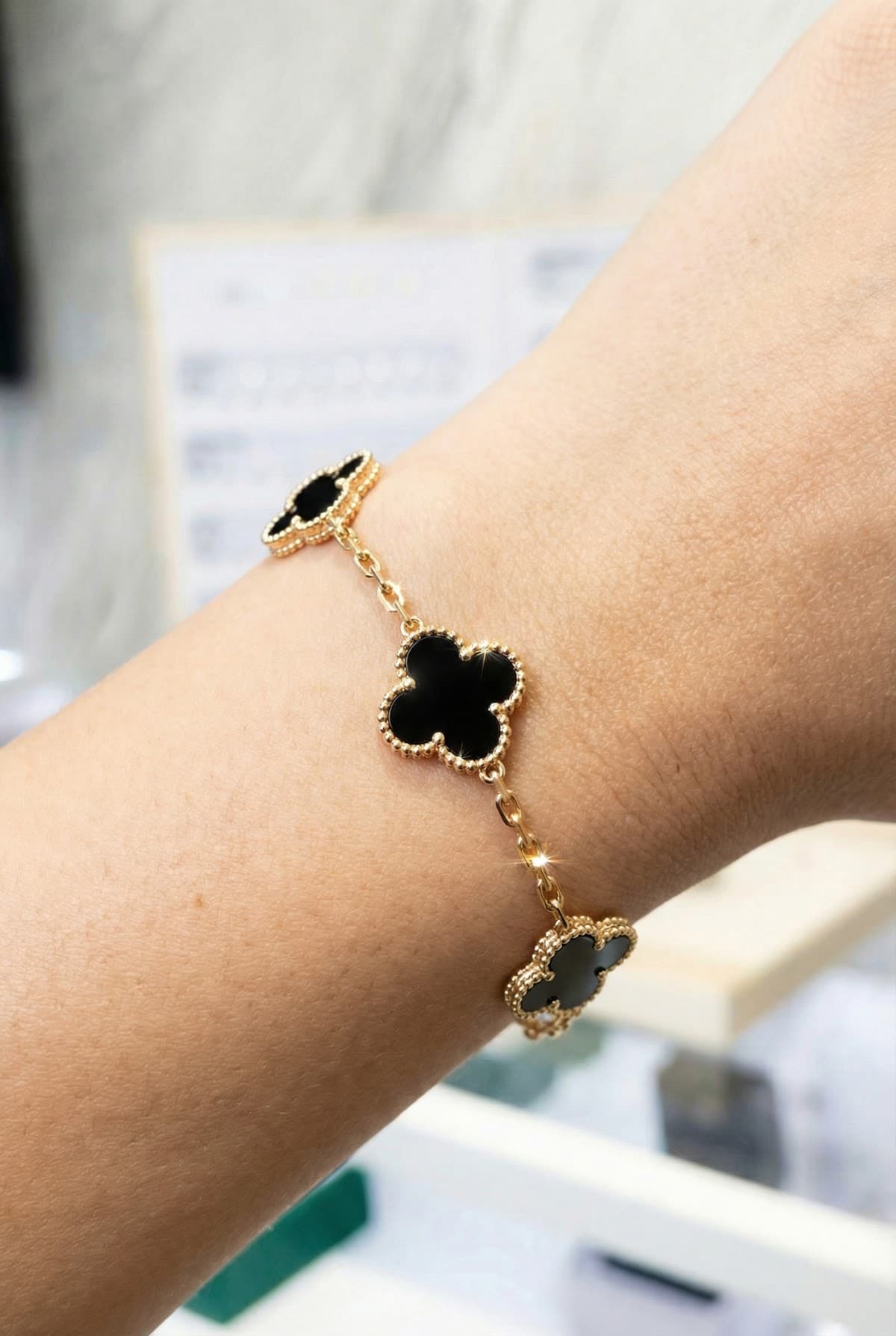 Золотой браслет с бриллиантами Van Cleef Vintage Alhambra, оникс — фото 3