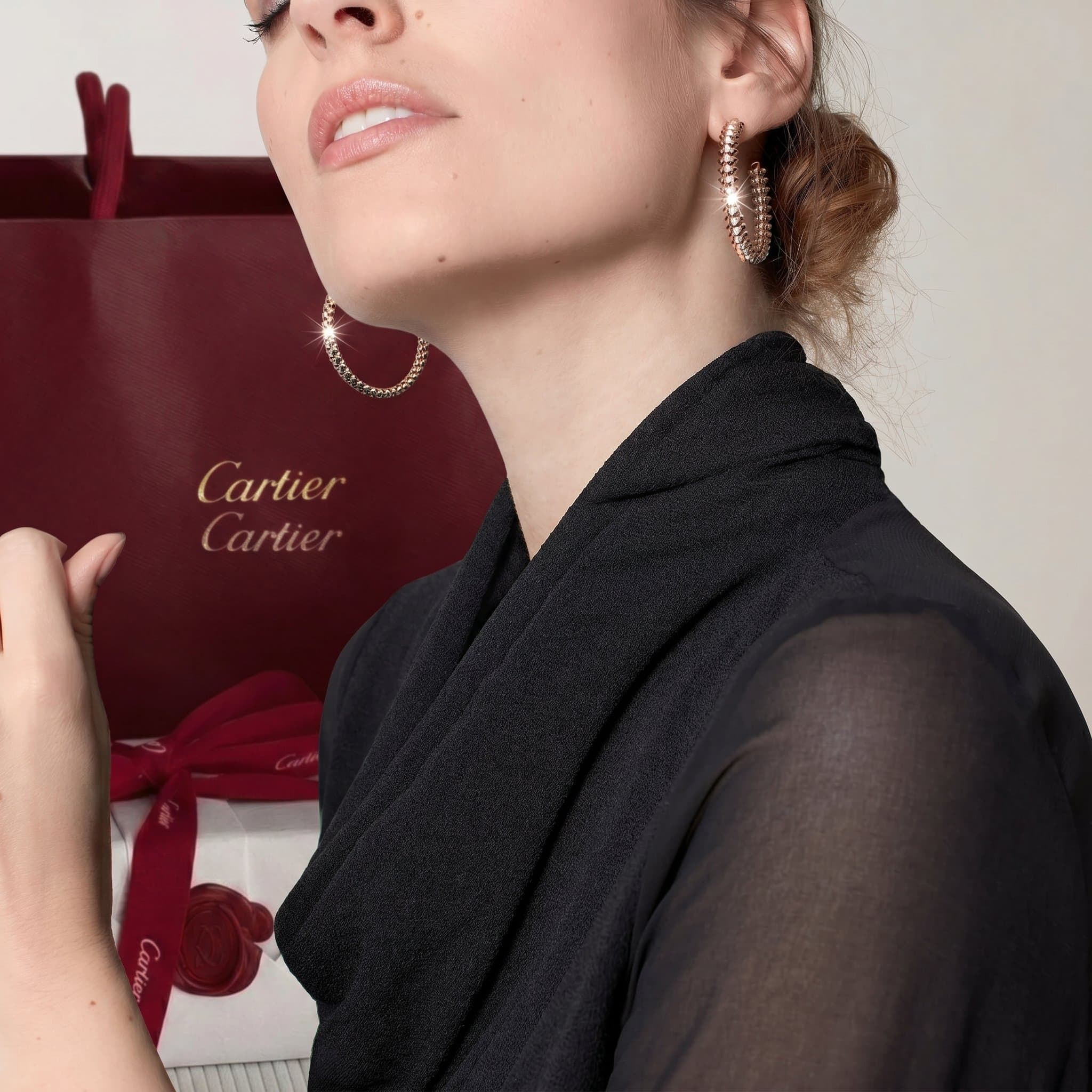 Золотые серьги-кольца Cartier Clash, крупная модель