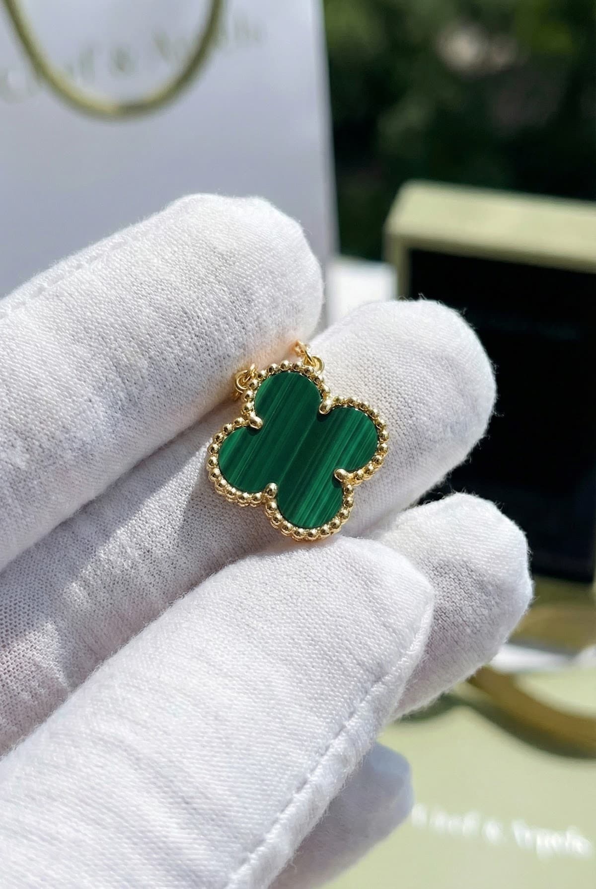 Золотая подвеска Van Cleef Vintage Alhambra с малахитом