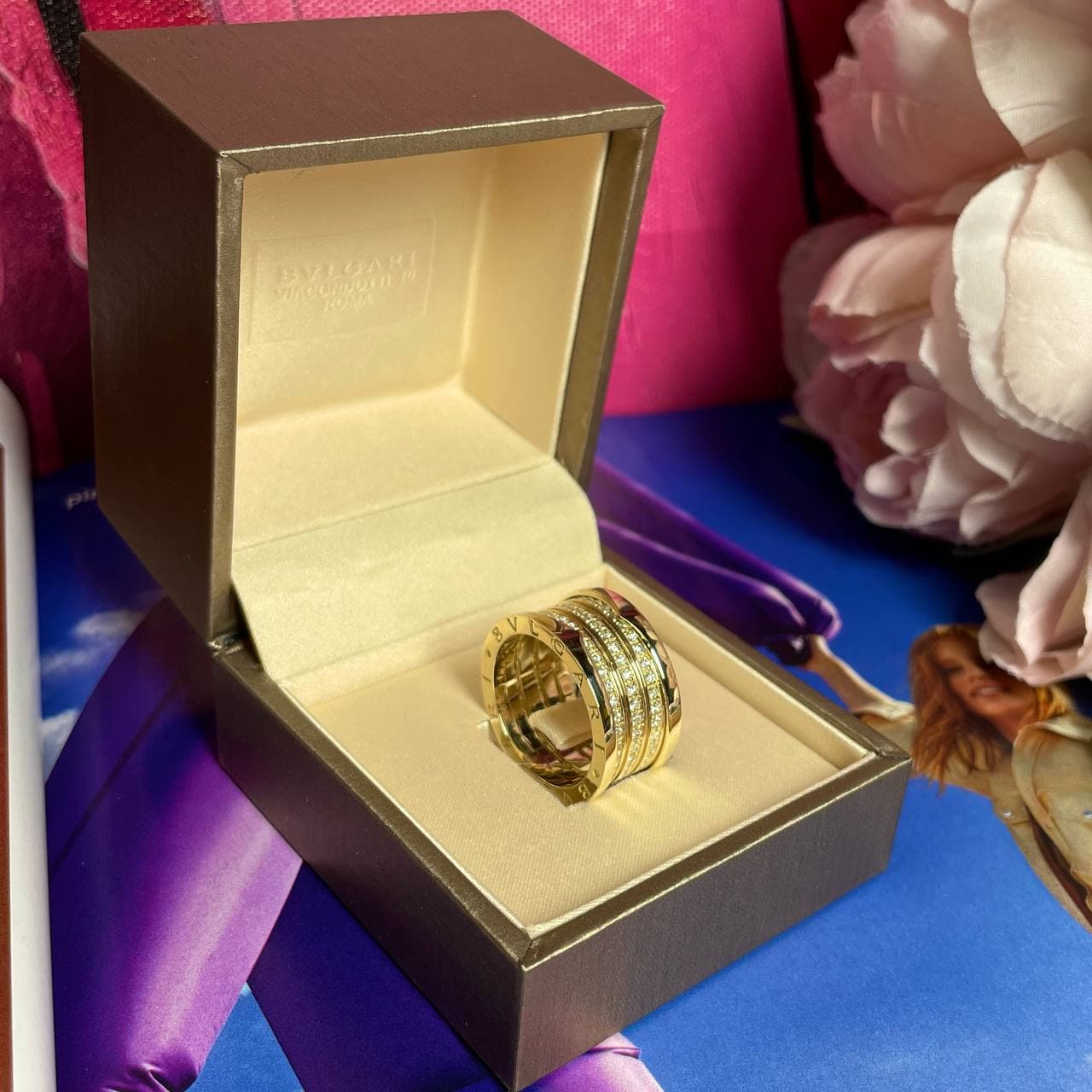 Кольцо Bulgari B.Zero с бриллиантами (желтое золото 585)