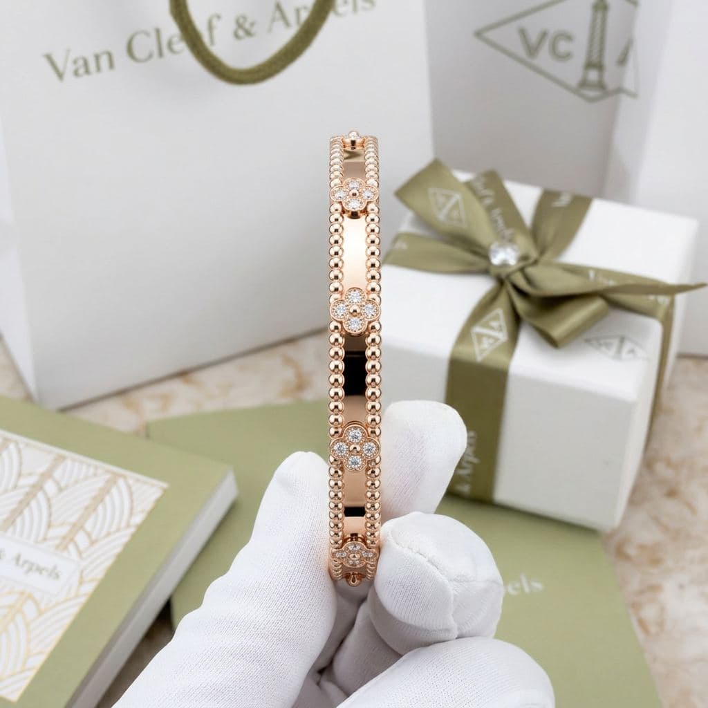 Браслет Van Cleef & Arpels Perlée sweet clovers, extra small model — фото 2