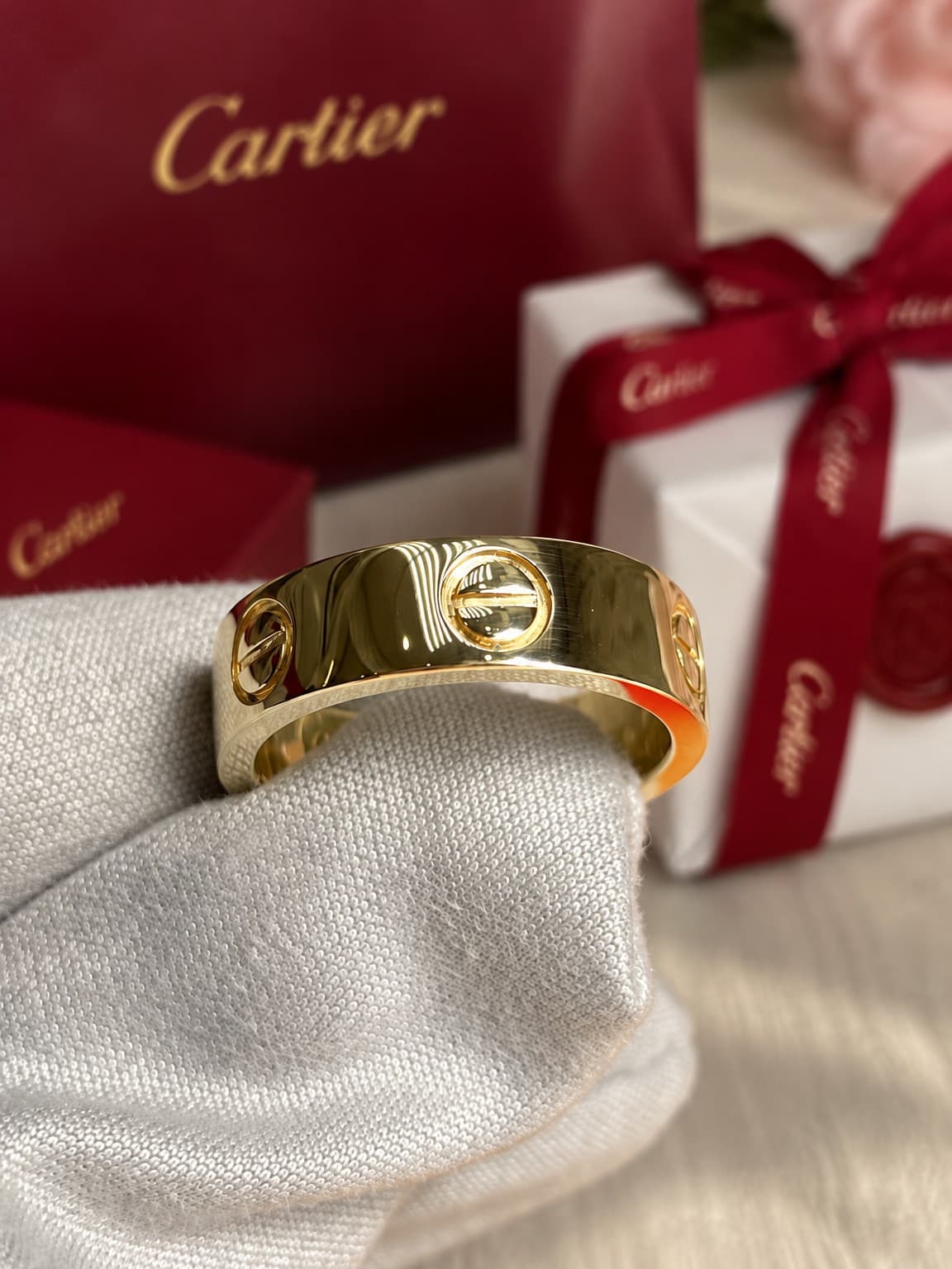 Cartier Кольцо Cartier Love уменьшенная модель с 3 бриллиантами WB
