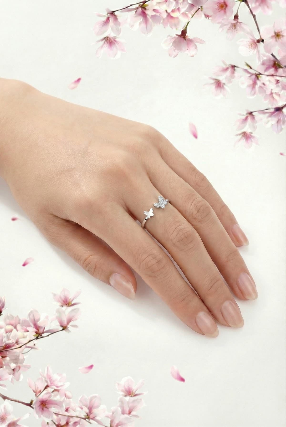 Золотое кольцо с бриллиантами 0,09ct