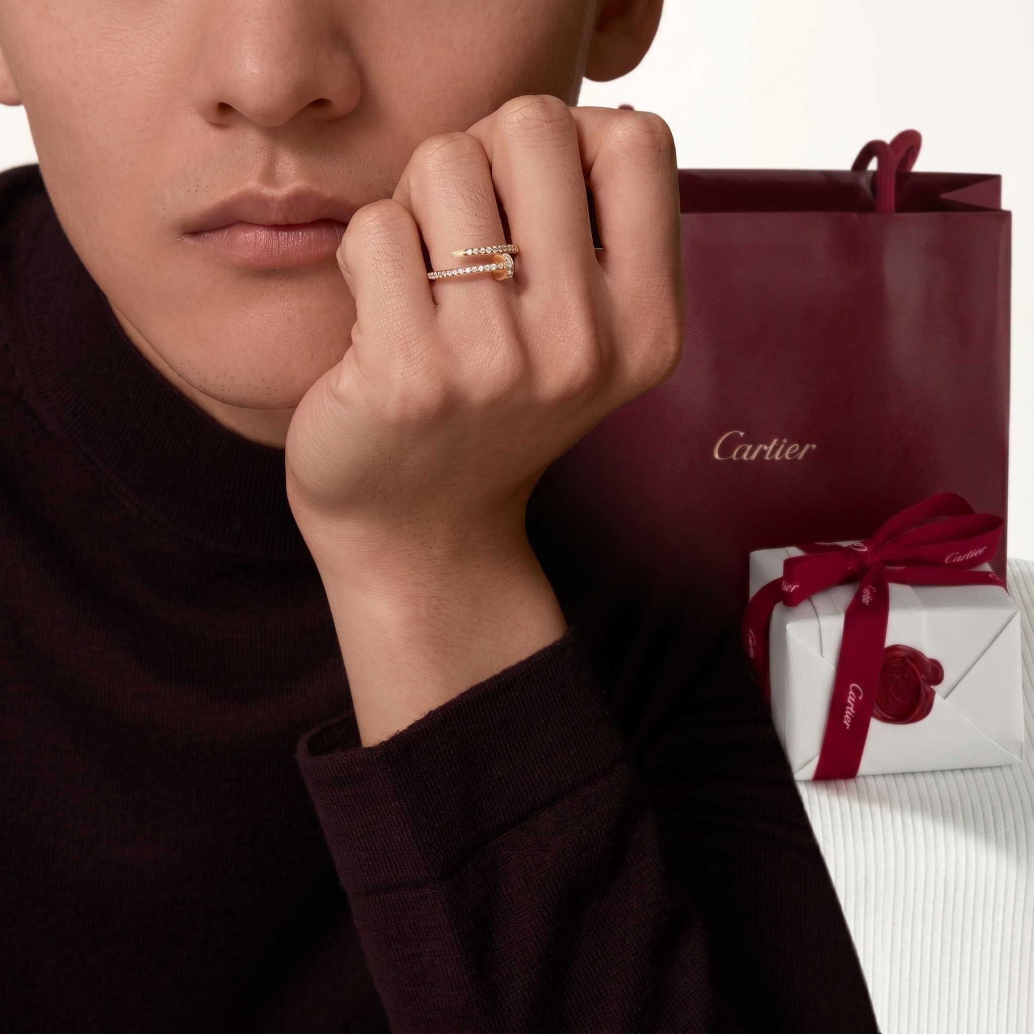 Золотое кольцо Cartier Juste un Clou (гвоздь) с бриллиантами, малая модель, частичное паве — фото 4