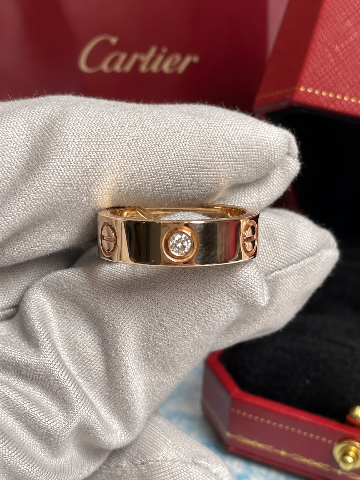 Cartier Кольцо Cartier Love уменьшенная модель с 3 бриллиантами