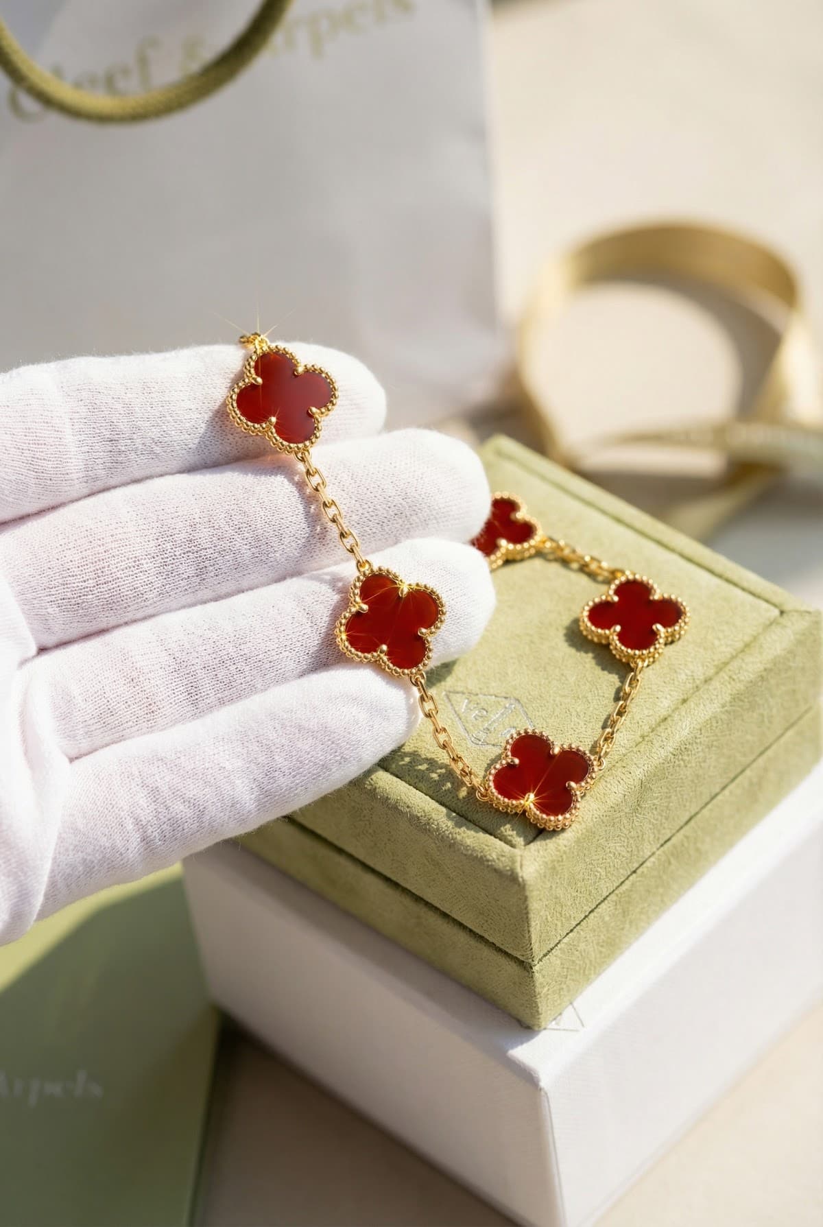 Van Cleef & Arpels Золотой браслет Van Cleef Vintage Alhambra