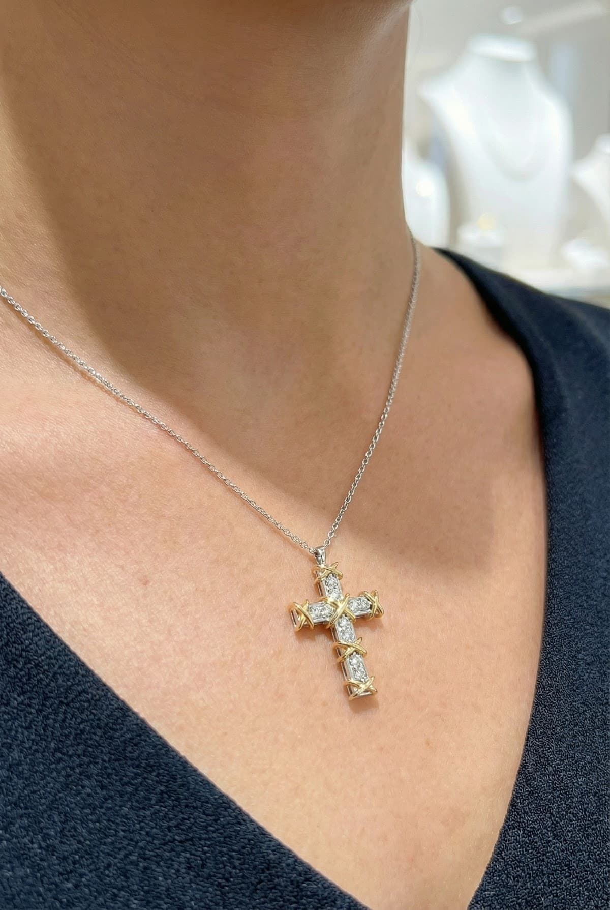 Золотой крест с бриллиантами Tiffany Schlumberger