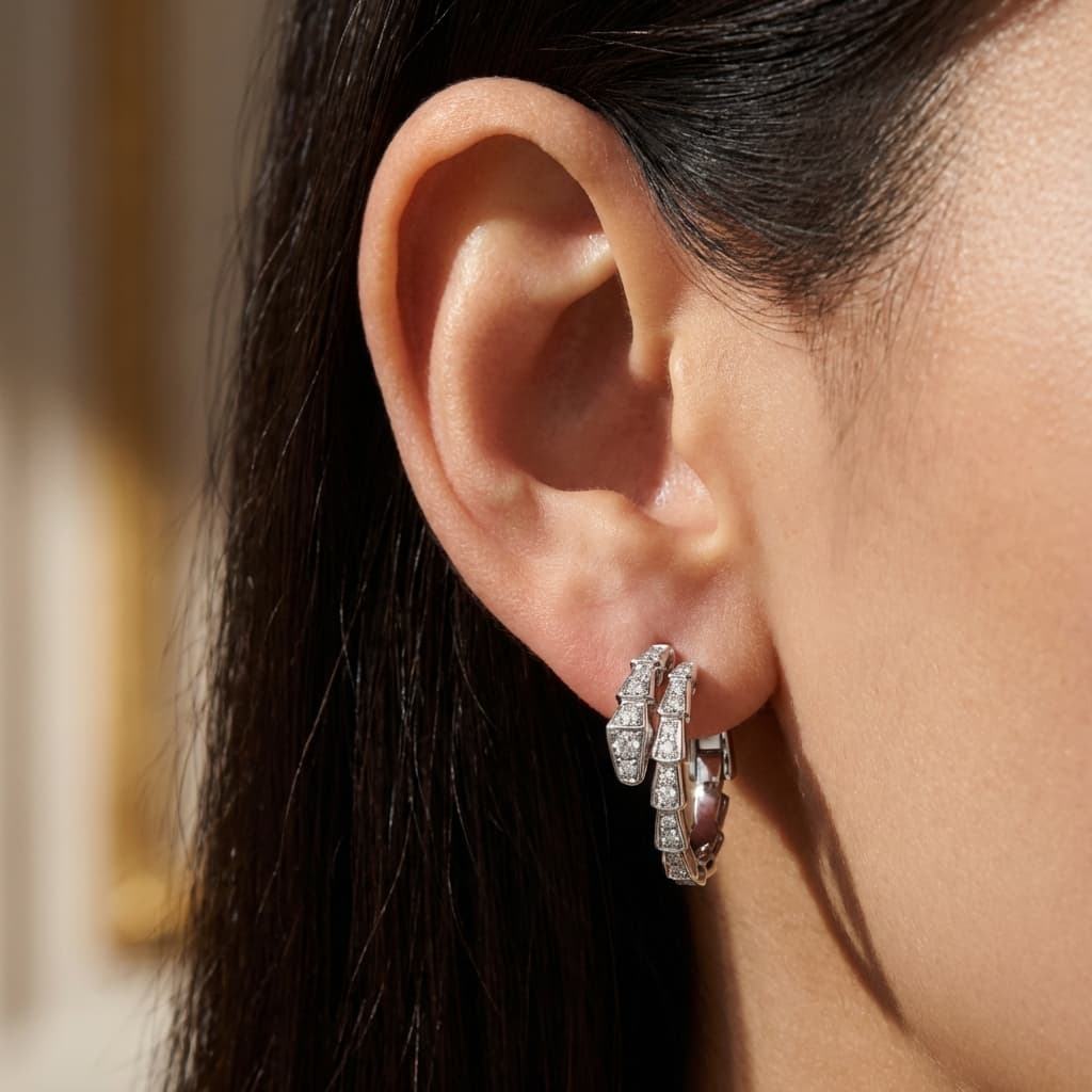 Золотые серьги с бриллиантами Bulgari Serpenti Viper