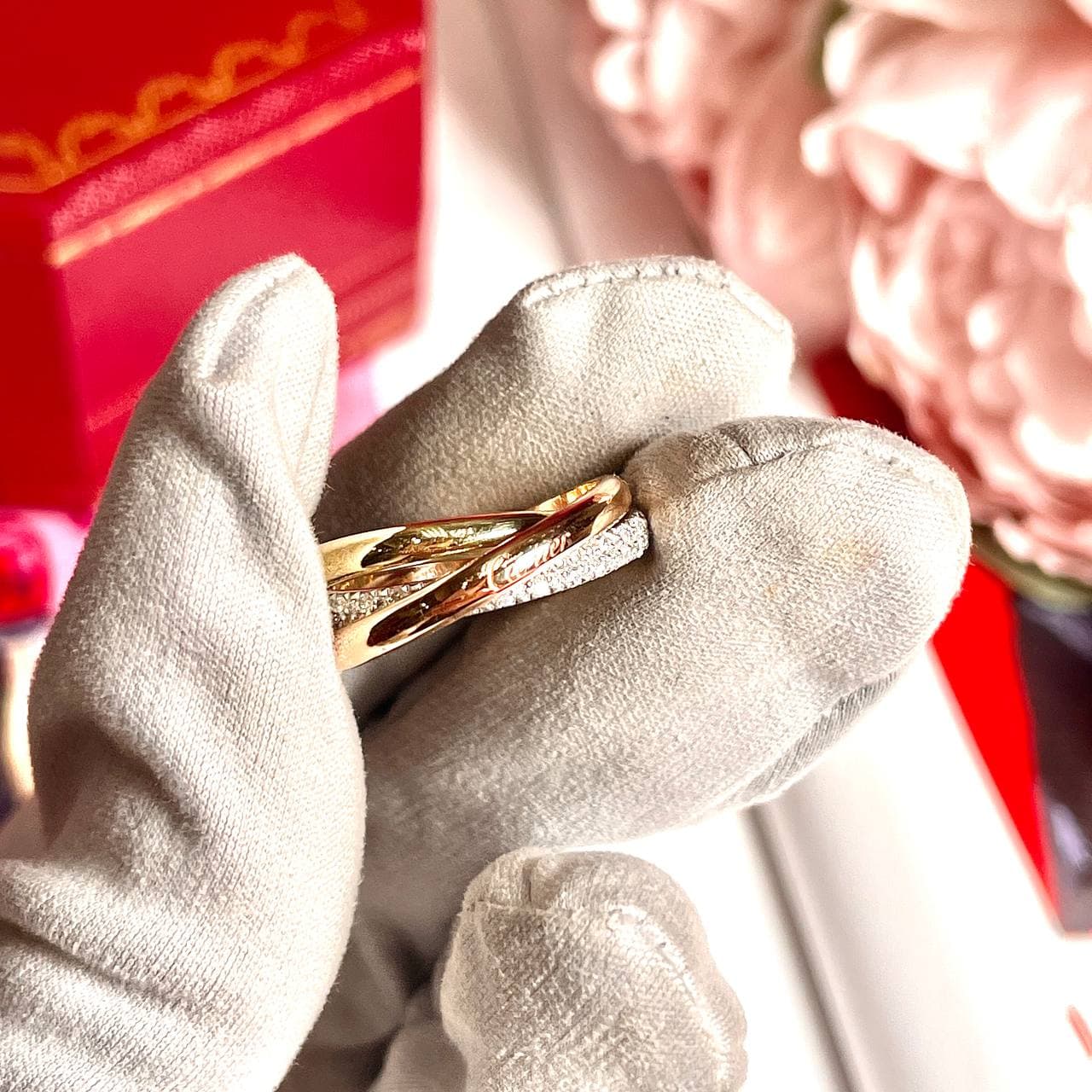 Кольцо Cartier Small Trinity 2,5мм с бриллиантами 0,51ct (белое/желтое/розовое золото 585) — фото 6