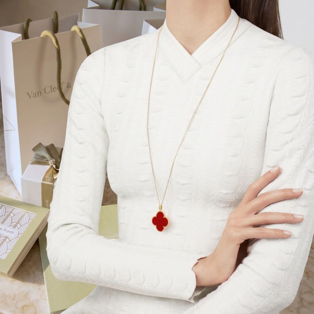 Колье Van Cleef & Arpels Magic Alhambra, 1 мотив — фото 3